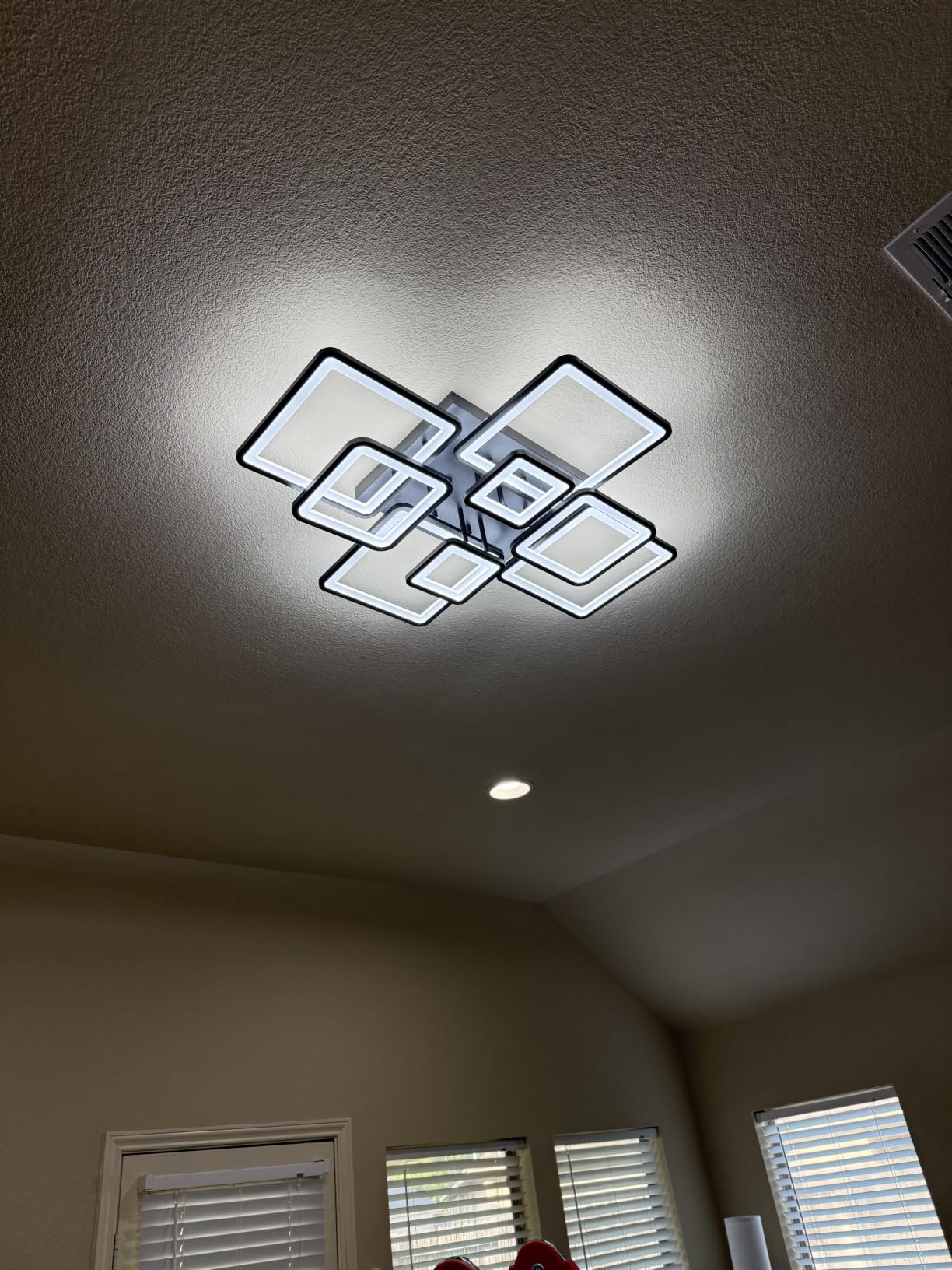 Shine LUEST Modern LED Ceiling Light, Dimmable LED Chandelier Black Flush Mount Ceiling Lights, Remote Control Acrylic Ring Ceiling Lamp Fixture for Living Room Dining Room Bedroom, 8H-FANG-BL-04 customer photo 2