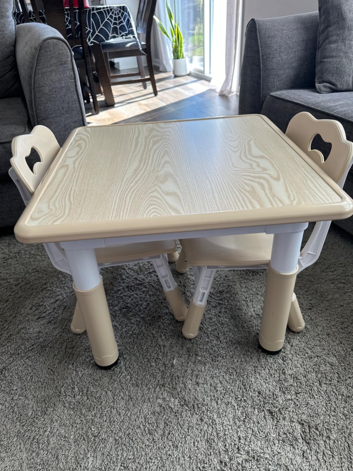 DOREROOM Adjustable Kids Table & 2 Chairs Set, 23.6