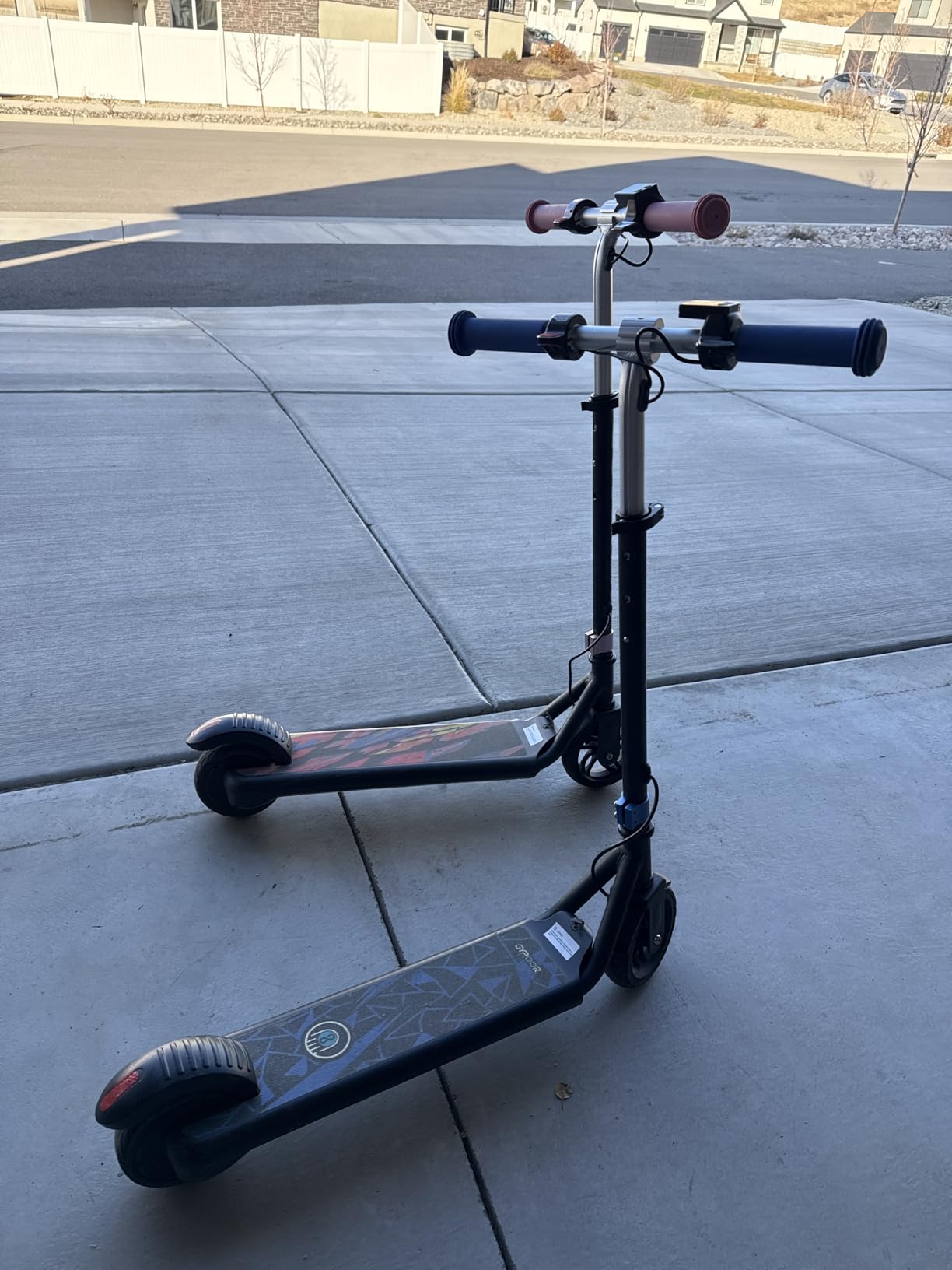 Gyroor H30 Max Electric Scooter for Kids Ages 6-12, 150W Powerful Motor, Bluetooth Music, Dual Brake System, Adjustable Height and Speed, Best Gifts for Kids customer photo 2