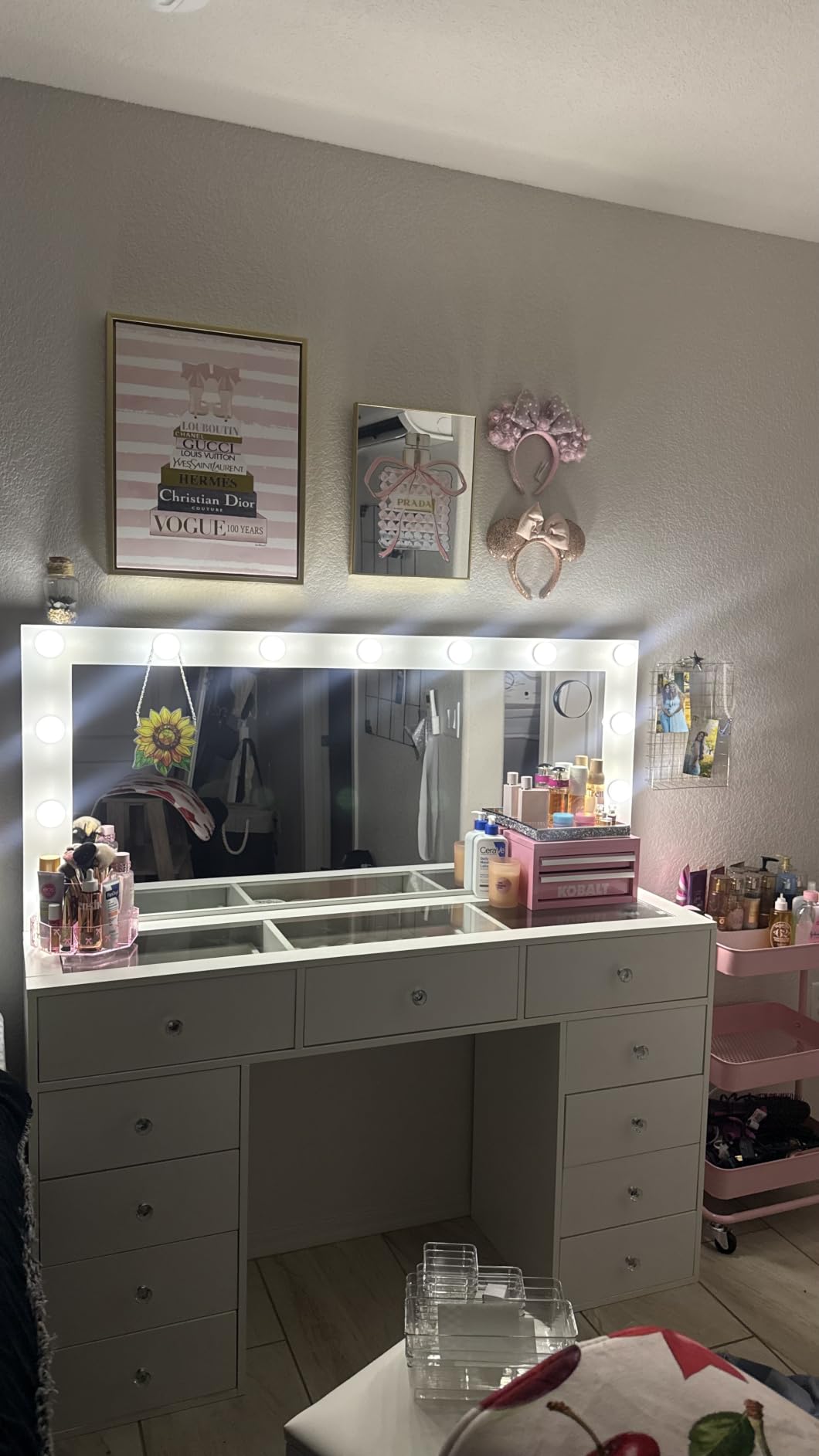 Yanosaku Vanity Desk & Power Outlet, Makeup Vanity with Mirror and 12 LED Lights, Makeup Table with 11 Drawers, Vanity Table with Chair, Set 3 Lighting Modes Brightness Adjustable (White) customer photo 2