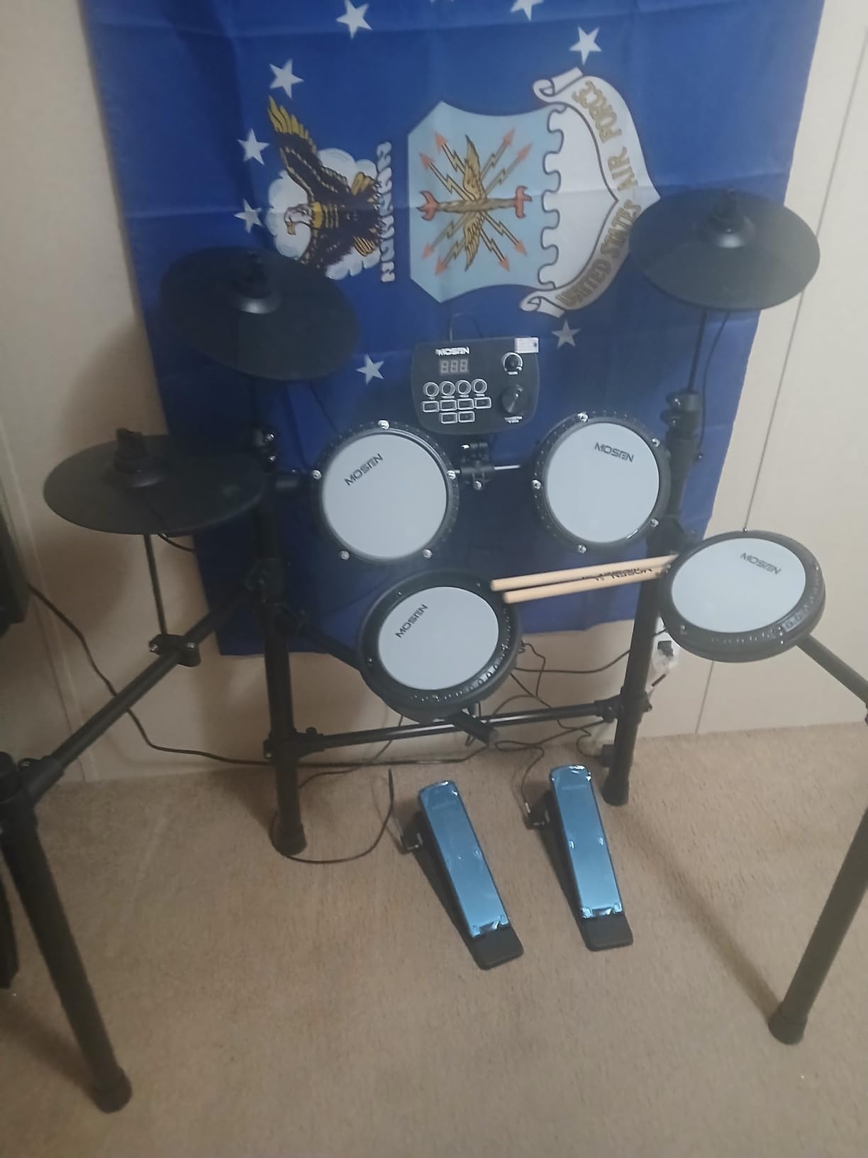 MOSEN Electric Drum Set with 4 Quiet Mesh Drum Pads, Cymbals, Sticks, Headphones, USB MIDI, Kick Pedal, 195+ Sounds and 25 Drum Kits for Beginner MED-X3 customer photo 2