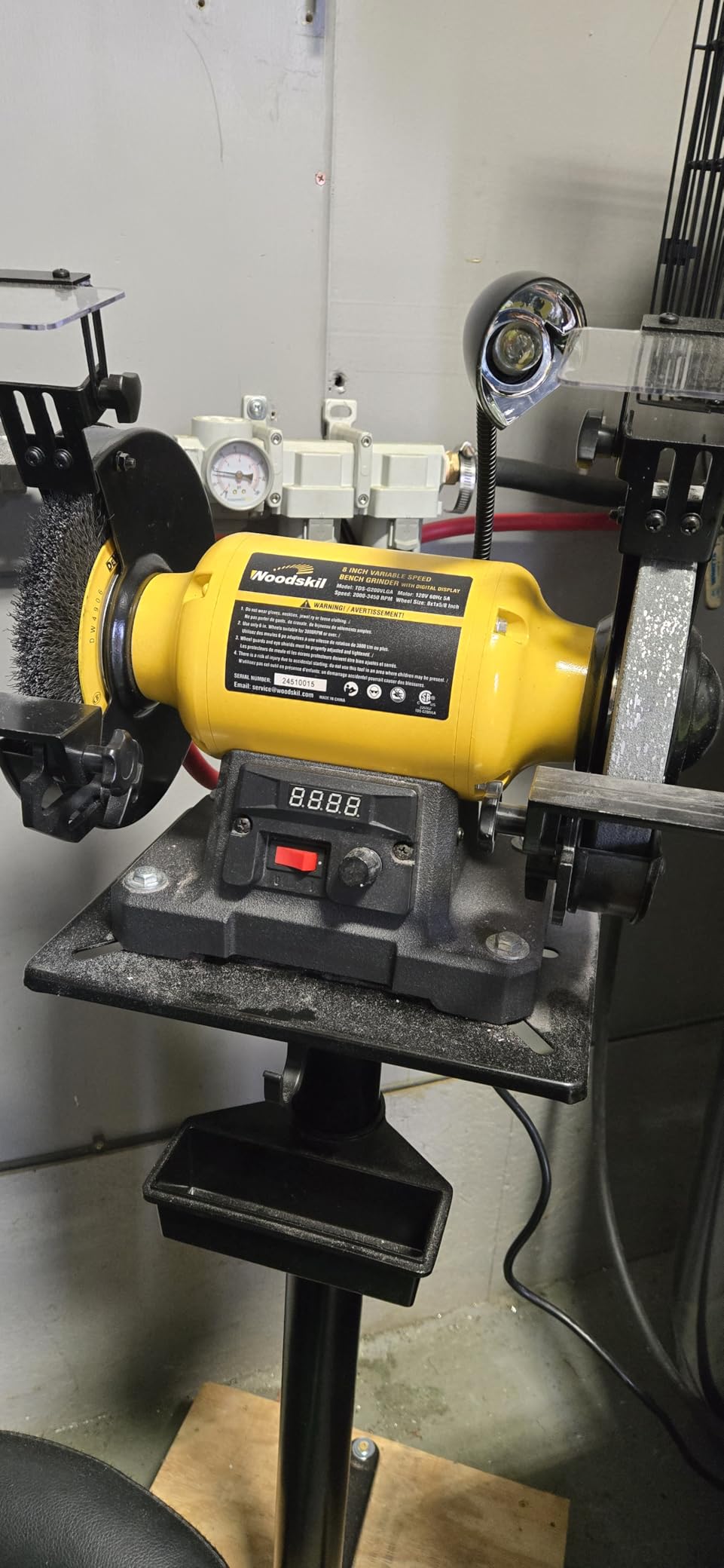 Woodskil Digital Display 8-Inch Variable Speed Bench Grinder, 3/4HP, 5A customer photo 2