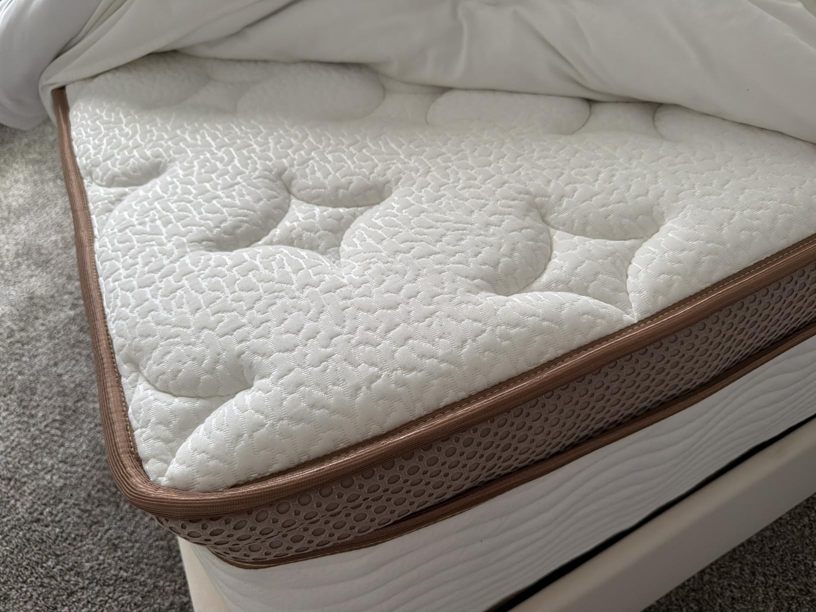 BedStory Queen Mattress 14 Inch - Firm Hybrid Mattress with Orthopedic Spinal Support for Back Pain - 2.0mm Advanced Pocket Spring and Motion Isolation Technology, CertiPUR-US Certified customer photo 1