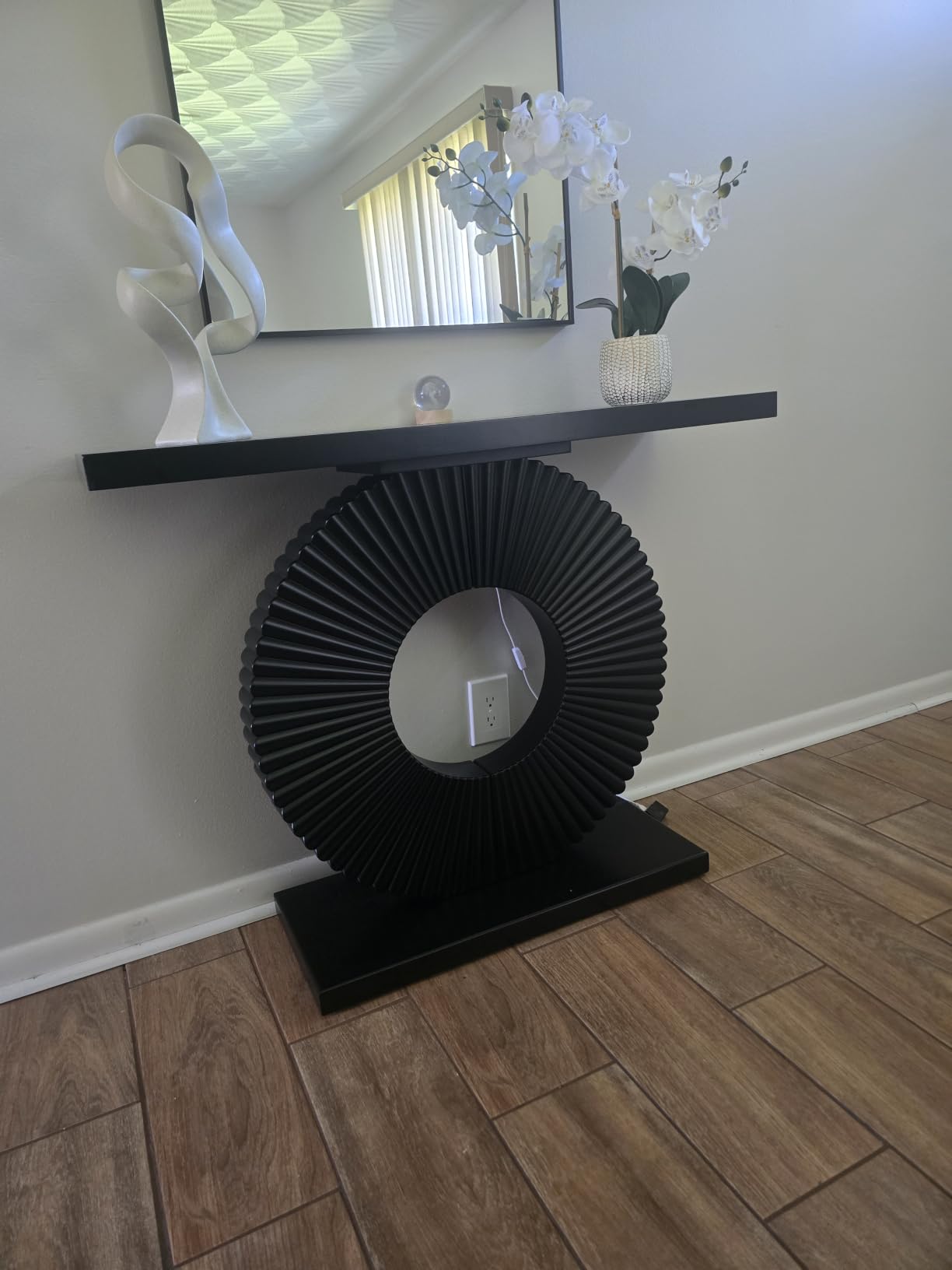 Tribesigns Modern Console Table with Geometric Base, 40 inch Wood Entryway Table Sofa Table Narrow Long, Contemporary Accent Table for Living Room, Entryway, Hallway, Black customer photo 2