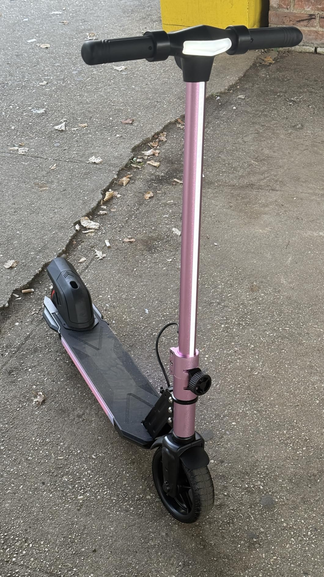 Foldable Electric Scooter for Kids, with Bright Front LED Lights, Shining Pedal, LED Display, Dual Brakes 200W Motor Kids Electric Scooter, UL2272 Certified customer photo 1