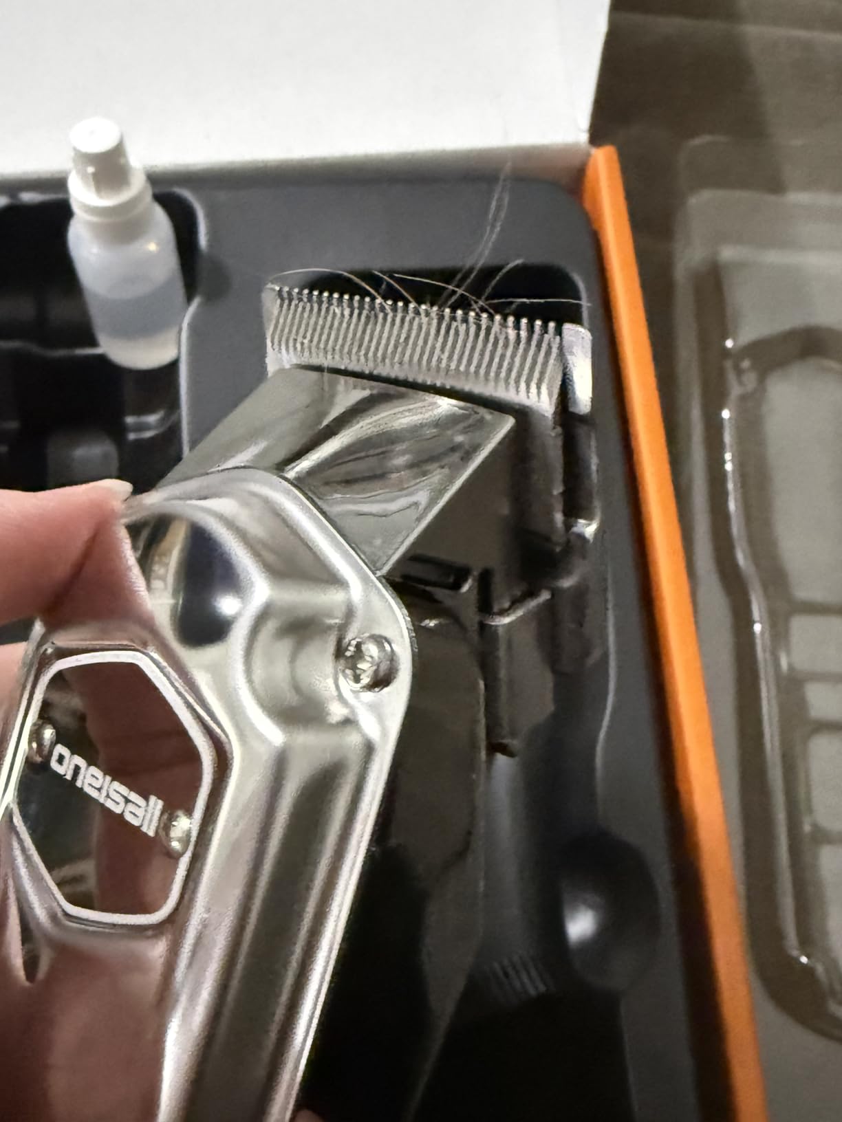 oneisall Professional Dog Grooming Clippers for Thick Hair | 4 Metal Combs, Stainless Steel Blades, Rechargeable Cordless, Low Noise, 4H Runtime, IPX7 Waterproof, LED Display, 676PRO customer photo 2
