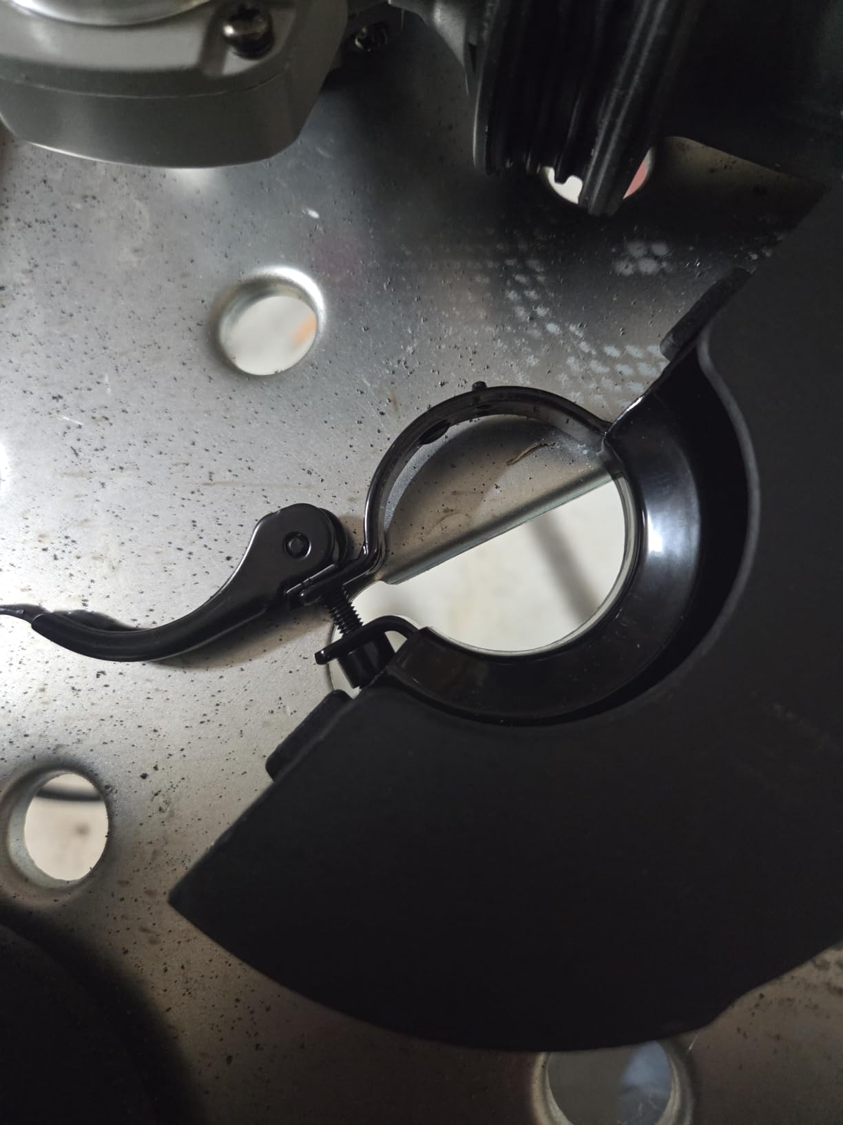 DongCheng 9.2 Amp Power Angle Grinders, 4-1/2 in., 11800RPM, Tool-Free Guard, Electric Metal Grinder Tool customer photo 1