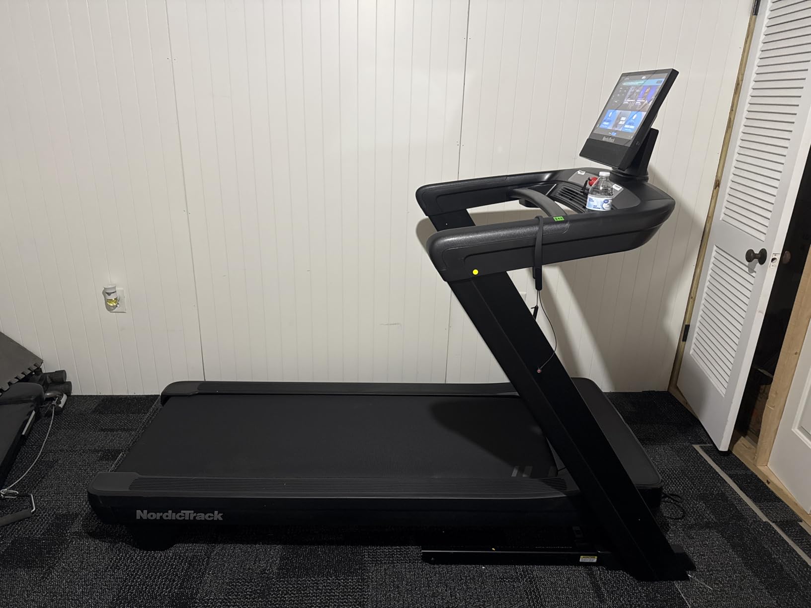 NordicTrack Commercial Series Treadmill | Foldable with -3% to 12% Incline customer photo 1