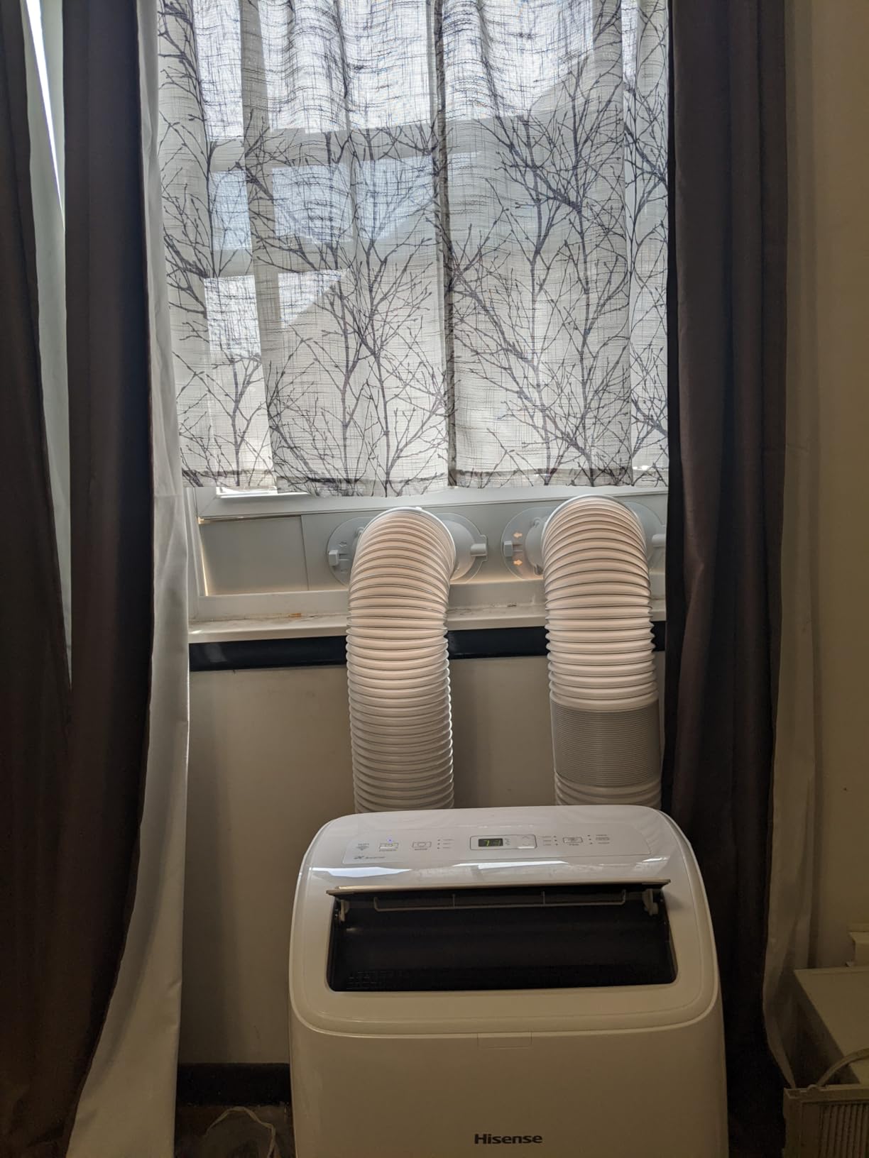 Hisense 8,000 BTU Portable Air Conditioner with Dual Hose & Inverter, 350 Sq Ft, Wi-Fi, ConnectLife App Google and Alexa, 3 operating modes, Noise 42 dB(A) - HAP0824TWD (Renewed), White customer photo 1