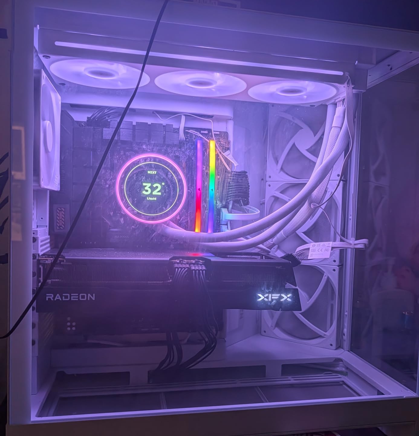 NZXT Kraken Elite 360 RGB - 360mm AIO CPU Cooler, LCD - White customer photo 2
