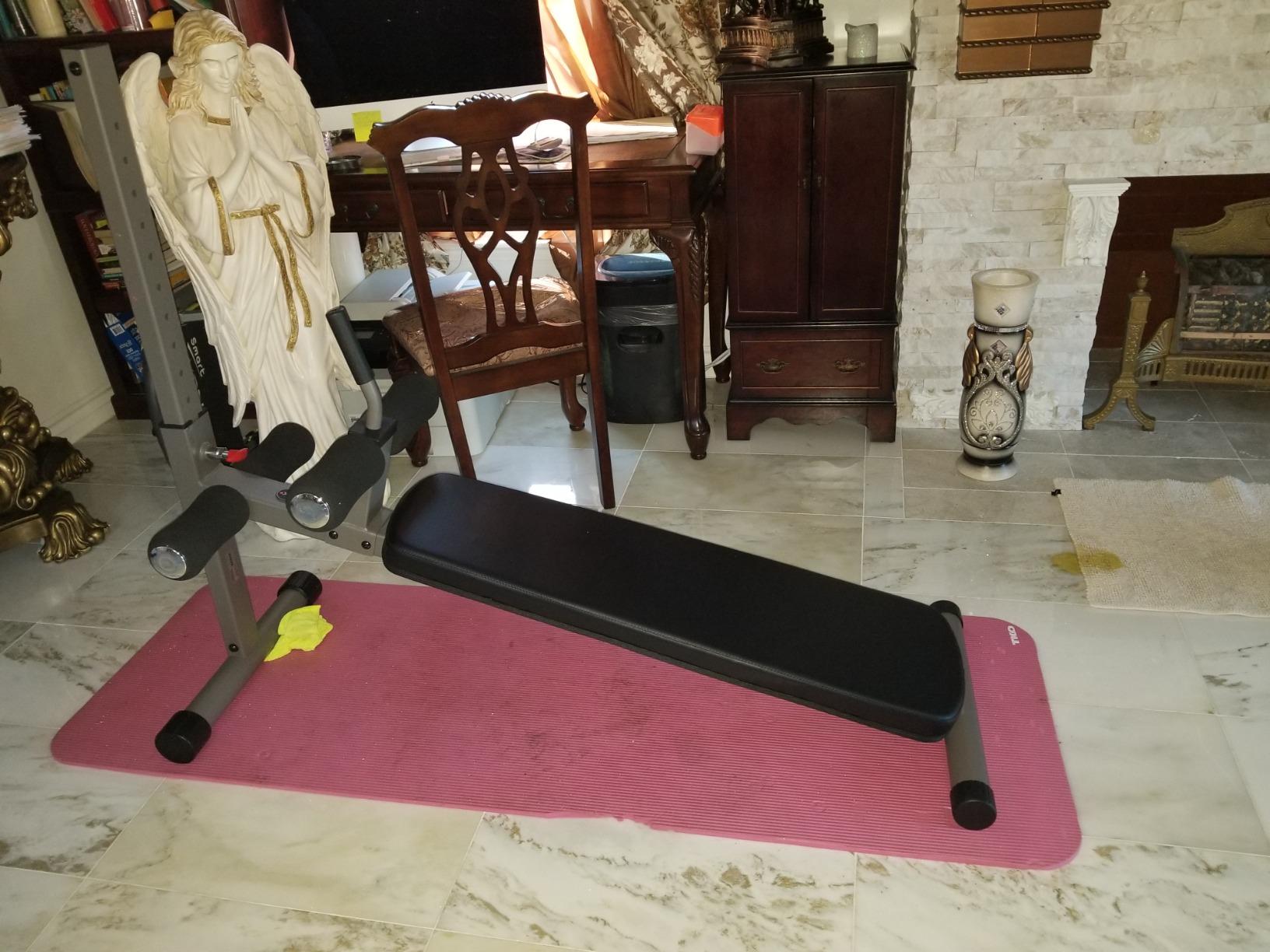 XMARK Adjustable Decline Abdominal Sit-up Bench, 12 Resistance Levels, Gray or Black customer photo 1