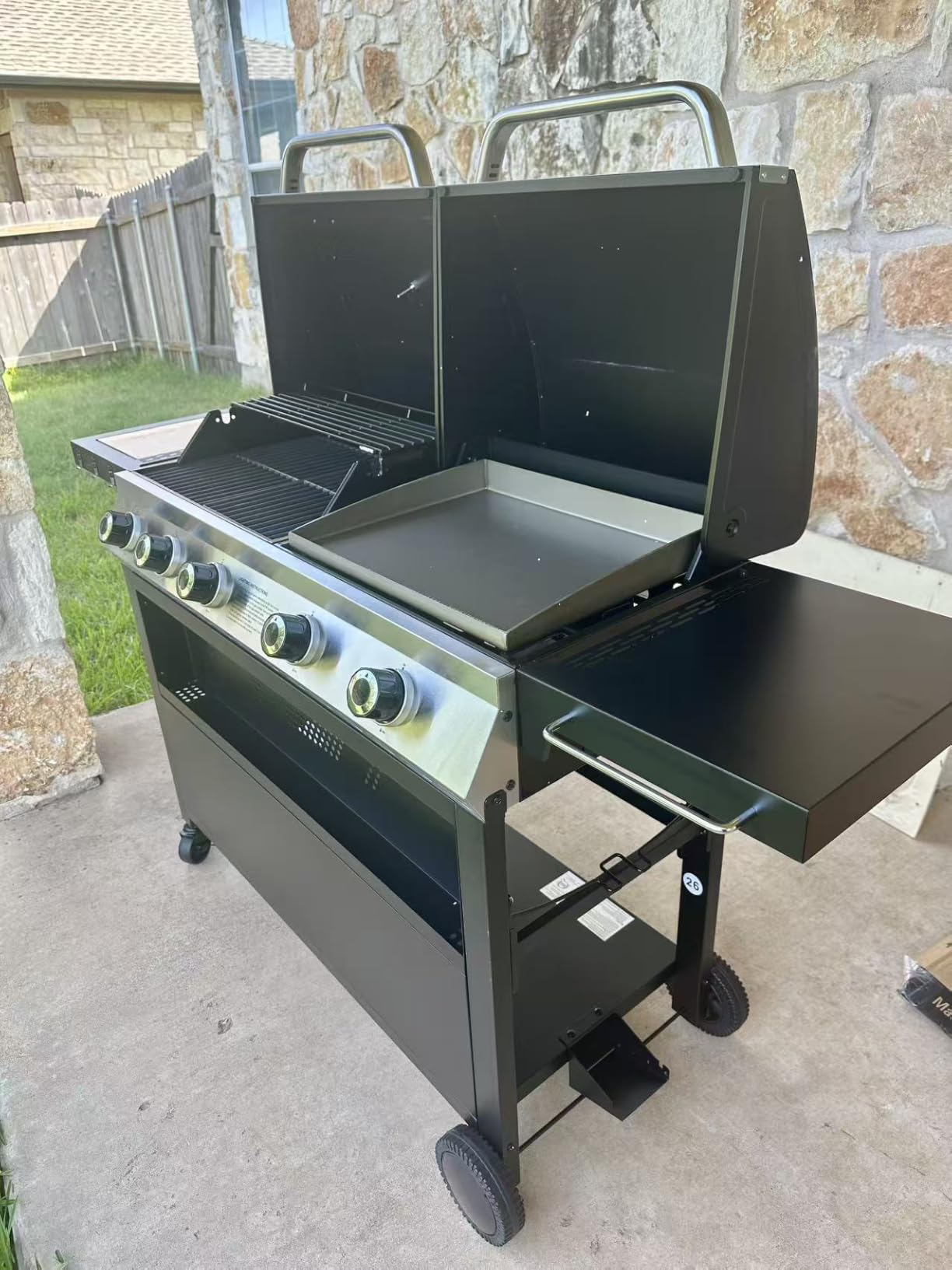 Captiva Designs Propane Gas Griddle Grill Combo with Lid & Flat Top Griddle | Dual BBQ Grill With Porcelain-Enameled Cast Iron Grate & Pan for Outdoor Kitchen & Backyard Barbecue, 696 SQIN Cooking Area customer photo 2