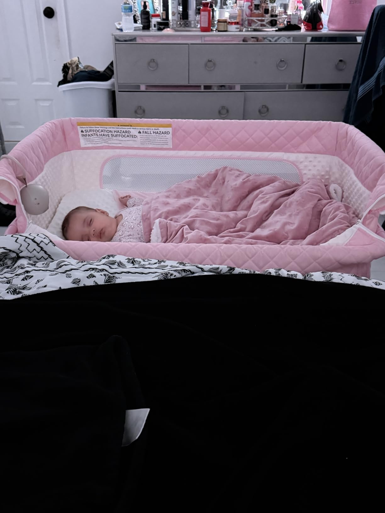 Baby Crib, Baby Bassinets Bedside Sleeper with Breathable Mesh & Mattress, Easy Move Crib for Newborns with Lockable Wheels, 4-Adjustable Height Bedside Bassinet (Beige) customer photo 1