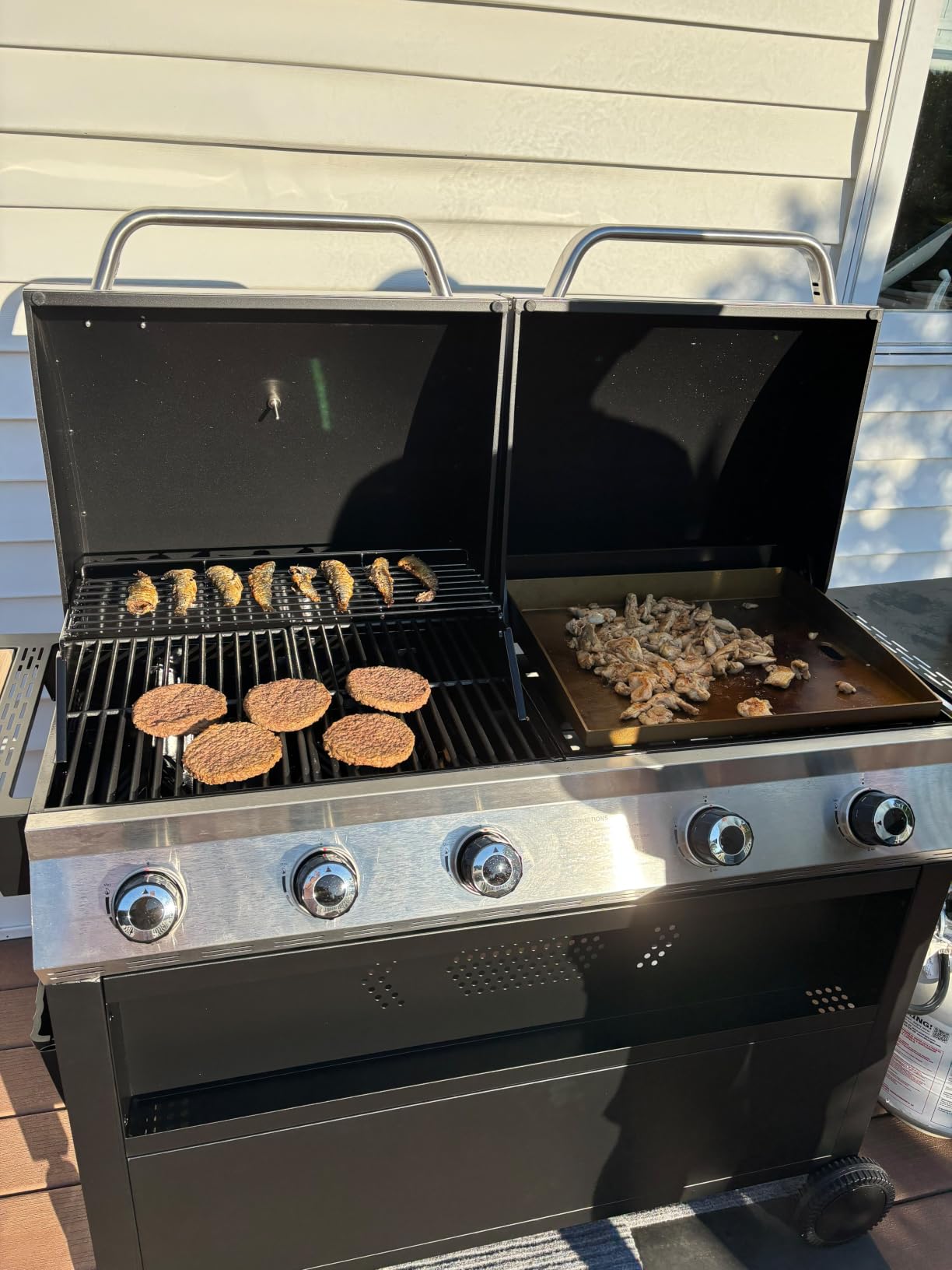 Sophia & William Propane Gas Grill and Griddle Combo, Dual Outdoor BBQ | Grill with Flat Top Griddle for Outdoor Cooking, Backyard, Patio, 696 SQIN Cooking Area, Porcelain-Enameled Cast Iron Grates customer photo 1