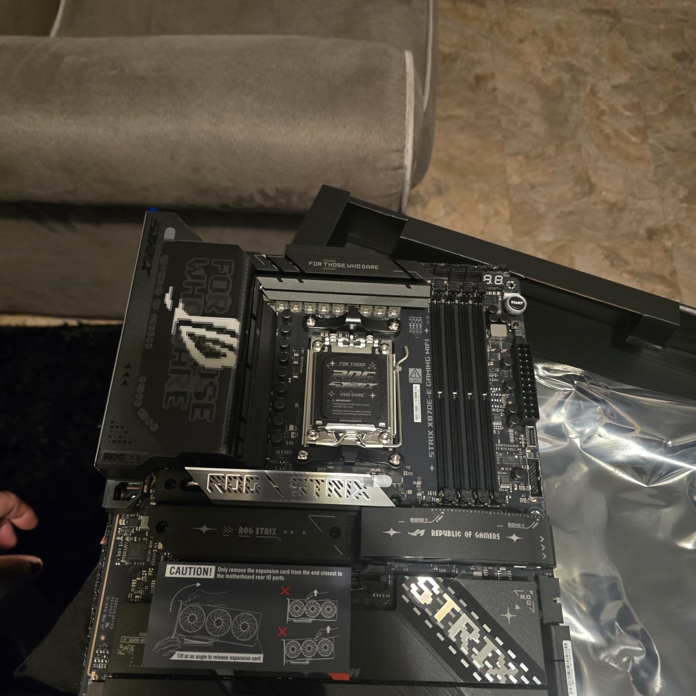 ASUS ROG Strix X870E-E Gaming WiFi AMD AM5 X870 ATX Motherboard 18+2+2 Power Stages, Dynamic OC Switcher, Core Flex, DDR5 AEMP, WiFi 7, 5X M.2, PCIe 5.0, Q-Release Slim, USB4, AI OCing & Networking customer photo 2