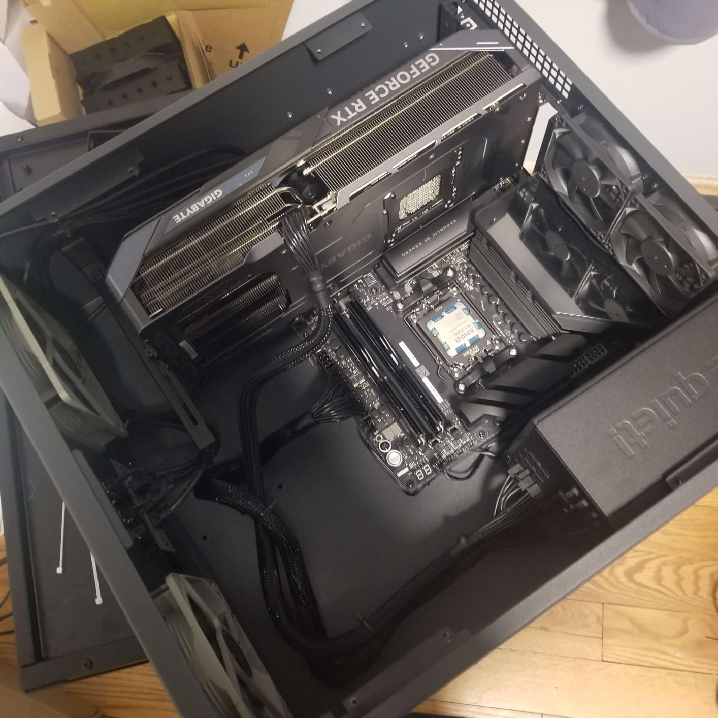 ASUS ROG Crosshair X870E Hero AMD X870E AM5 ATX Motherboard, Advanced AI PC Ready, 18+2+2 Power Stages, DDR5, PCIe 5.0, 5X M.2, Wi-Fi 7, USB4, AI Overclocking, Core Flex, PCIe Slot Q-Release Slim customer photo 1