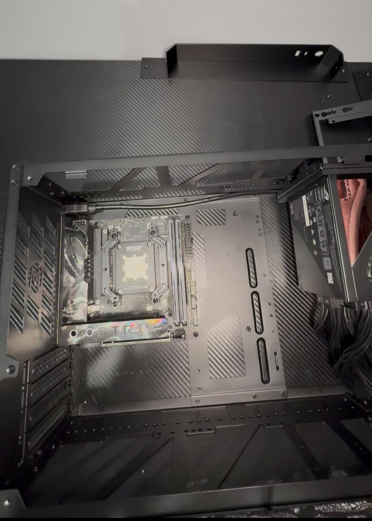 ASUS ROG STRIX X870-I GAMING WIFI AMD AM5 X870 Mini ITX motherboard 10+2+1 power stages, Dynamic OC Switcher, Core Flex, DDR5 AEMP, WiFi7, 2x M.2, PCIe®5.0, Q-Release Slim, USB4, AI OCing & Networking customer photo 2