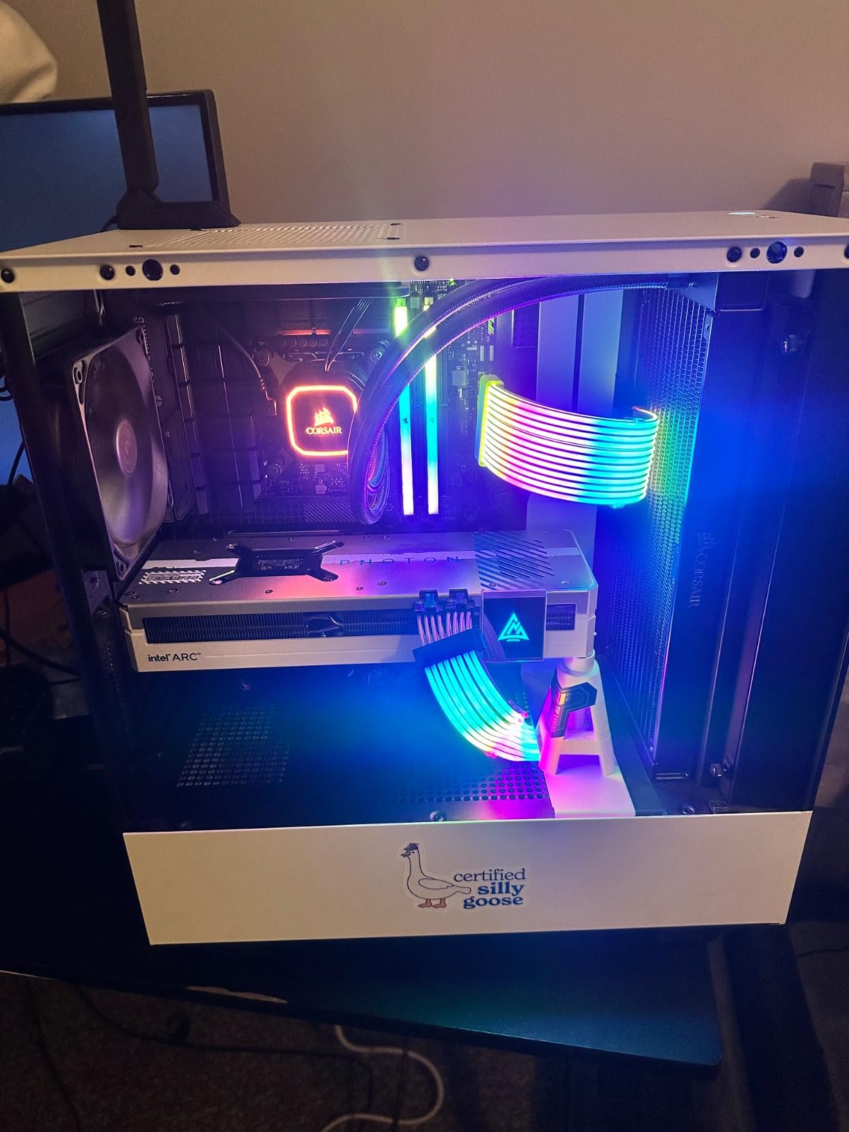 WEELIAO GUNNIR Intel Arc A770 Photon 8GB OC GDDR6 2400MHz Triple Fan White Graphics Card (256-bit, PCIe 4.0, HDMI/DisplayPort, Supports 4k) customer photo 2