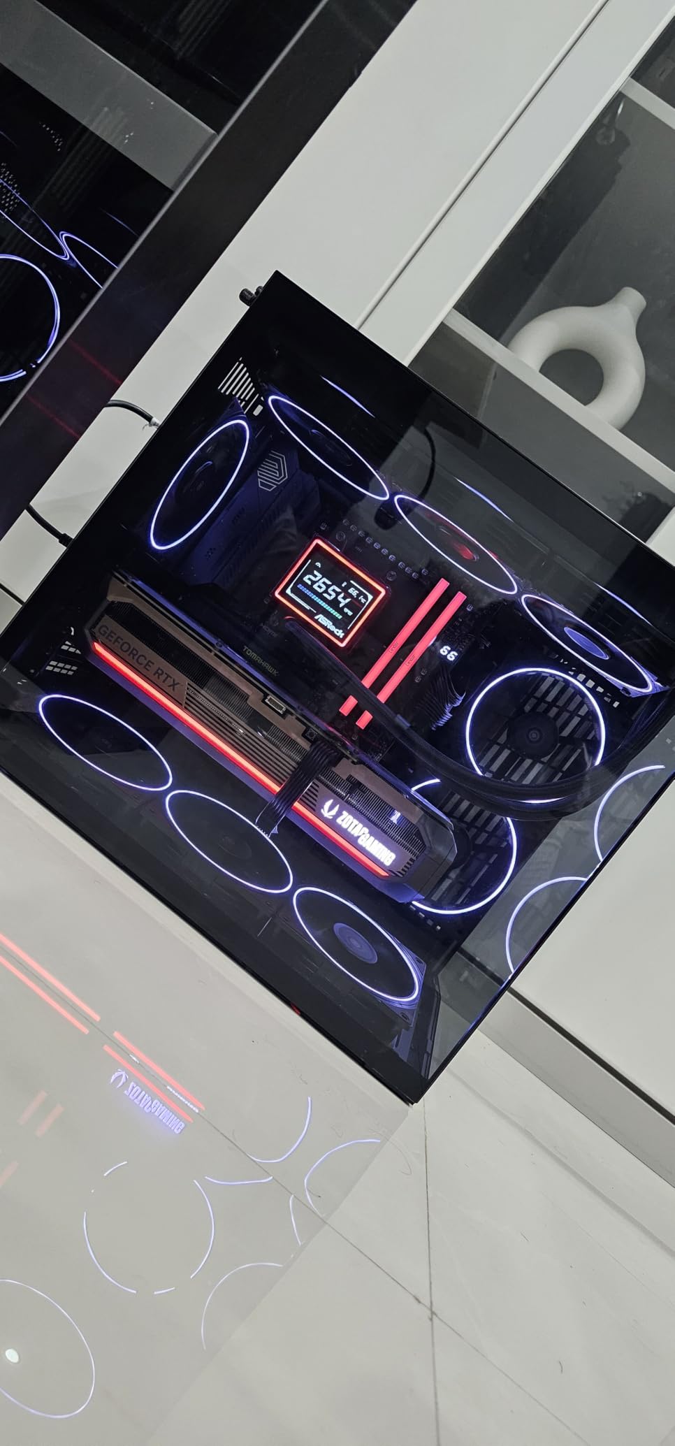 MSI MAG X870 Tomahawk WiFi Gaming Motherboard (AMD Ryzen 9000/8000/7000 Series Processors, AM5, DDR5, PCIe 5.0, M.2 Gen5, SATA 6Gb/s, USB 40Gbps, HDMI/DP, Wi-Fi 7, Bluetooth 5.4, 5Gbps LAN, ATX) customer photo 2