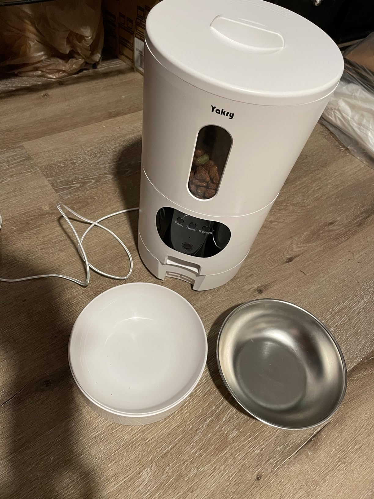 Yakry Automatic Dog Feeder with Camera - 8L/33 Cups Smart Pet Feeder for Small/Medium Dogs & Cats, 5GHz/2.4GHz WiFi App Control, 1080P HD Night Vision, 2-Way Audio, Timed Dry Food Dispenser Indoor customer photo 1