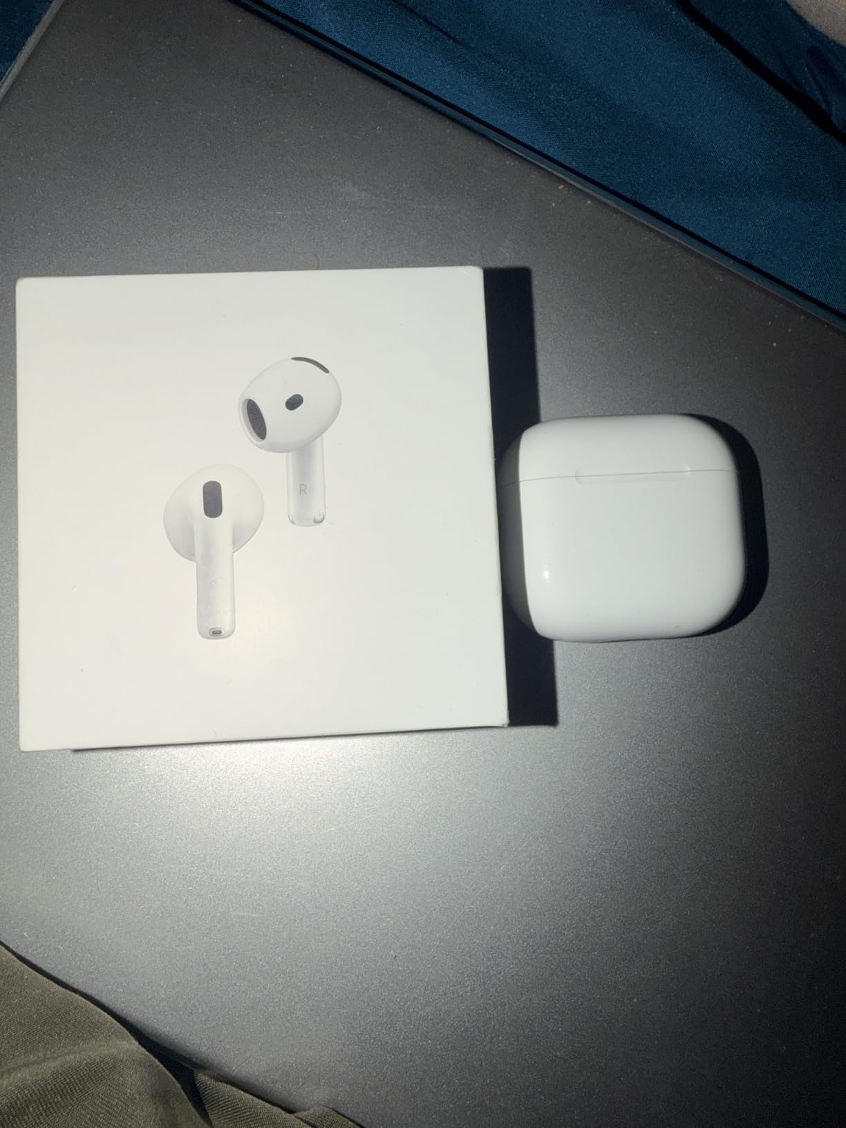 Apple AirPods 4 Wireless Earbuds, Bluetooth Headphones, with Active Noise Cancellation, Adaptive Transparency Mode, Personalized Spatial Audio, USB-C Charging Case, Wireless Charging, H2 Chip customer photo 2