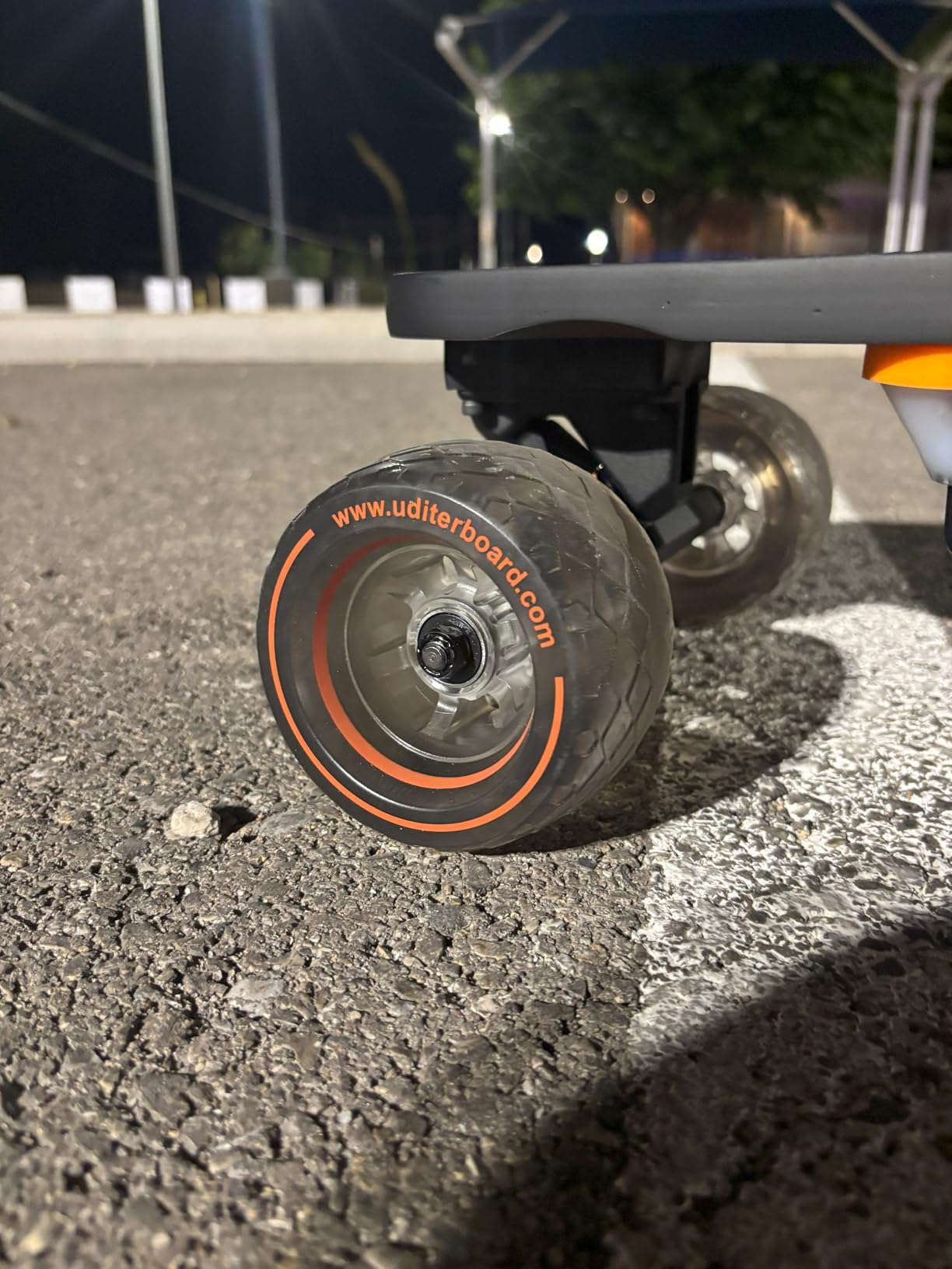 Electric Skateboard with Remote, Dual 600W Motors, Swappable Battery, Up to 28 MPH, 12-25 Miles Range, 4 Speed Modes, Electric Longboard for Adults & Beginners customer photo 1
