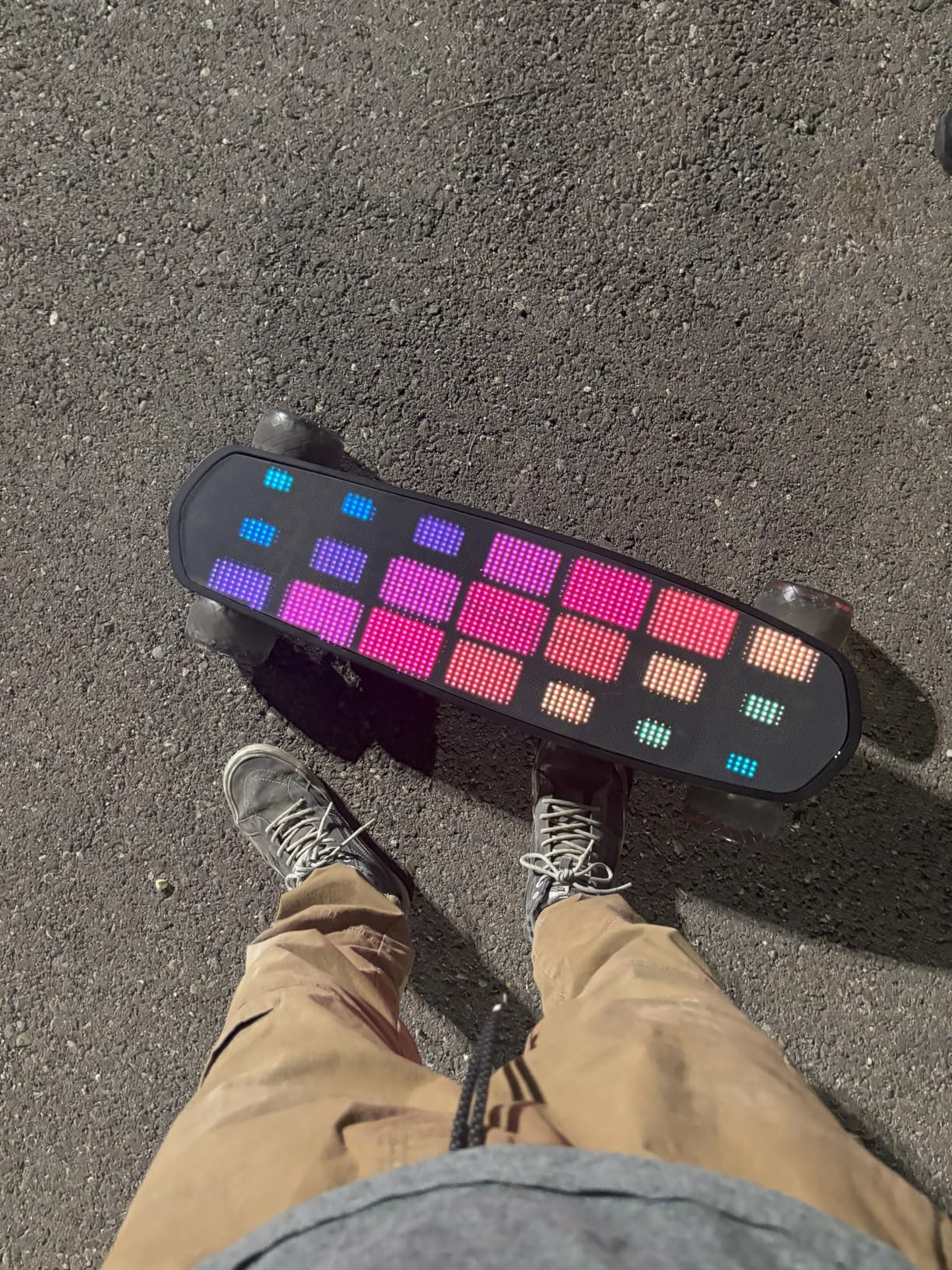 Electric Skateboard with Remote, Dual 600W Motors, Swappable Battery, Up to 28 MPH, 12-25 Miles Range, 4 Speed Modes, Electric Longboard for Adults & Beginners customer photo 2