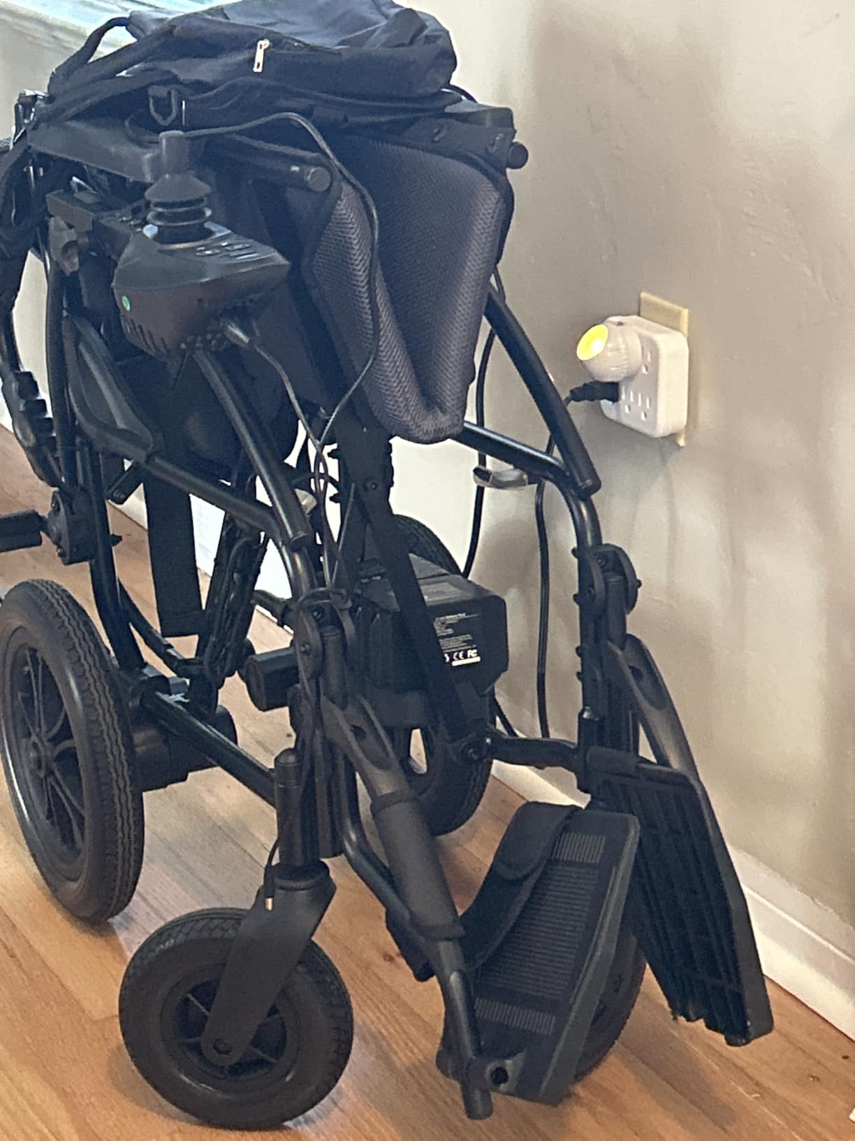 SLF30 Electric Wheelchair, Foldable Durable Motorized Wheelchairs for Adults with 19 Inch Seat and Supports Up to 300 lbs Airline Approved (36 Lbs, Grey) customer photo 2