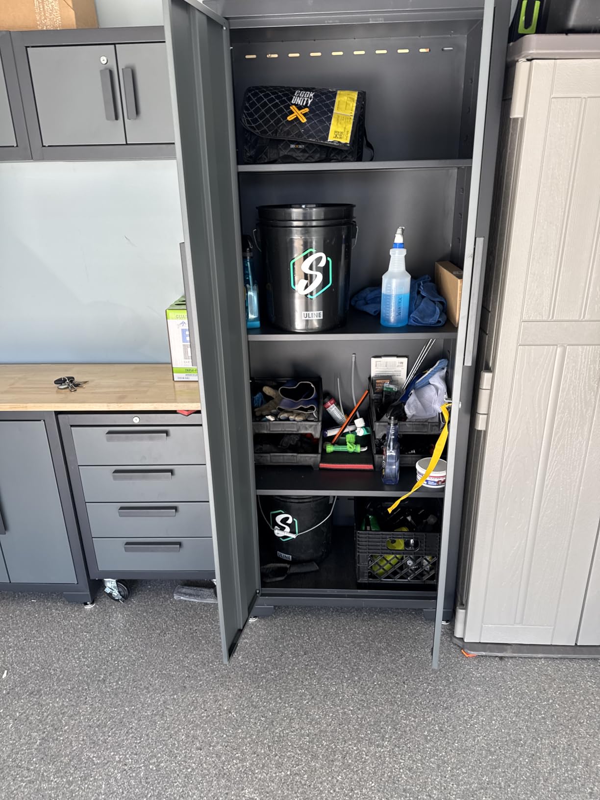 Torin 12 Piece Garage Storage Cabinet System, Workshop Cabinet Set in Black | Included Workshop Tool Organizer Chest with Lockers, Shelves and Wood Workbench, Black/Grey customer photo 2