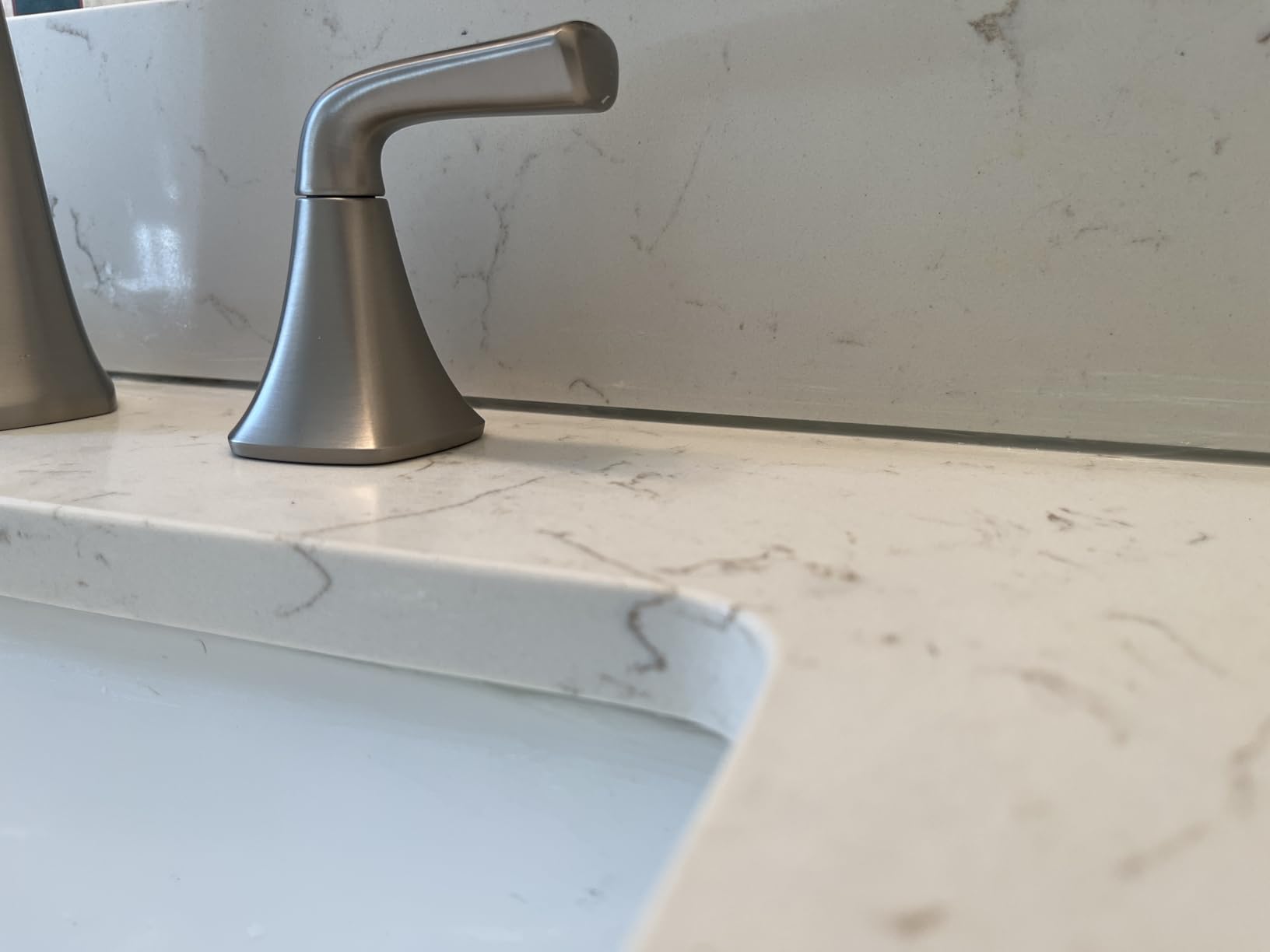 ARIEL Hepburn 36-inch Bathroom Vanity with Sink, Solid Wood, Carrara Quartz Countertop, White Oak customer photo 2