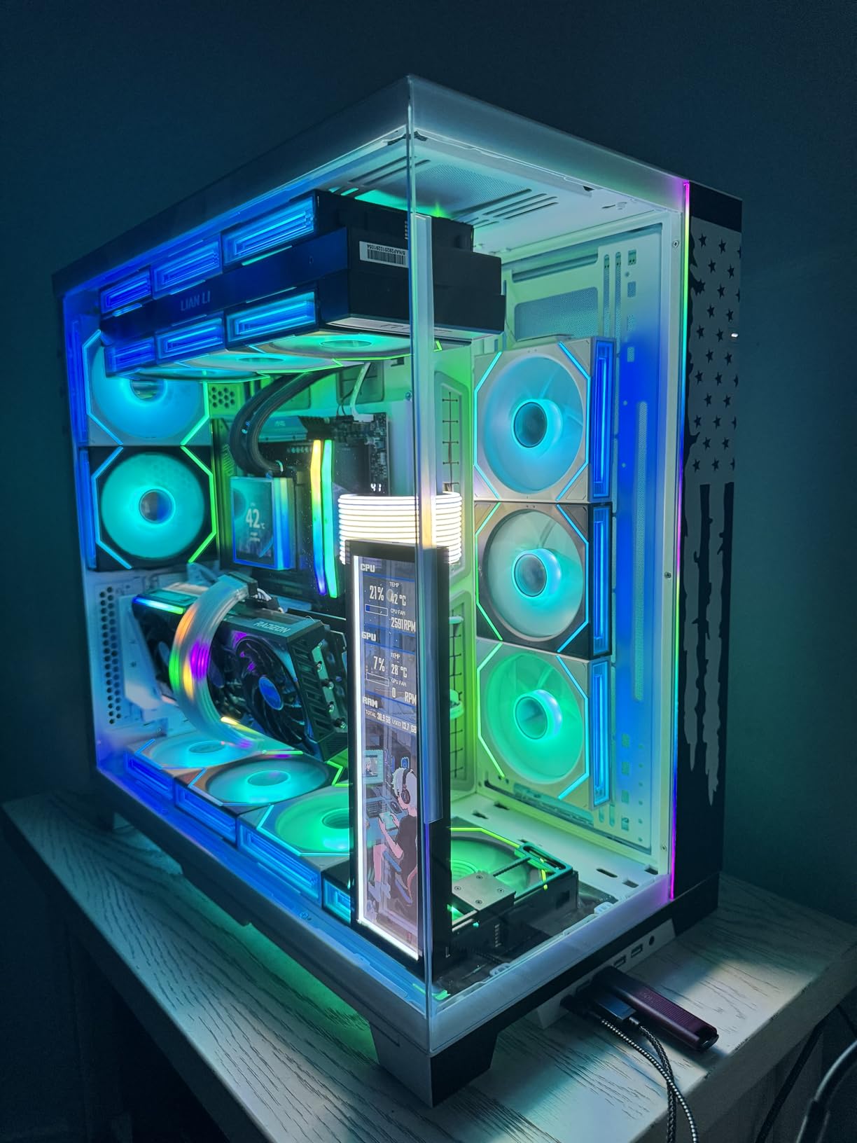 Lian Li Edge 1000W Gold-White-EG1000G.WH | Fan Hub Included, Gold ATX 3.0, 3.1 PCIE 5.1, L-Shape Design for Dual Chamber Case, 120mm FDB Fan customer photo 1