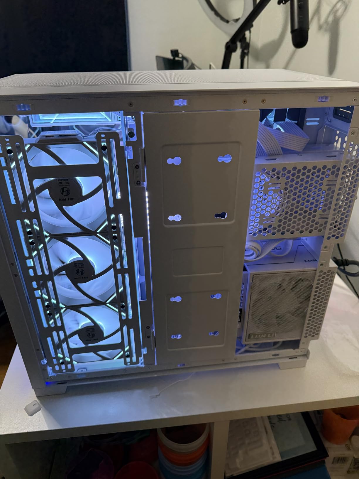 Lian Li Edge 1000W Gold-White-EG1000G.WH | Fan Hub Included, Gold ATX 3.0, 3.1 PCIE 5.1, L-Shape Design for Dual Chamber Case, 120mm FDB Fan customer photo 2