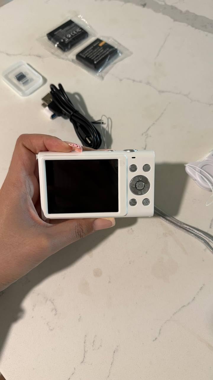Digital Camera, Autofocus 4K Vlogging Camera for Photography with 32GB Card, 48MP Portable Compact Point and Shoot Digital Camera for Teens Adult Beginner with 16X Zoom, Anti-Shake, 2 Batteries (White) customer photo 2