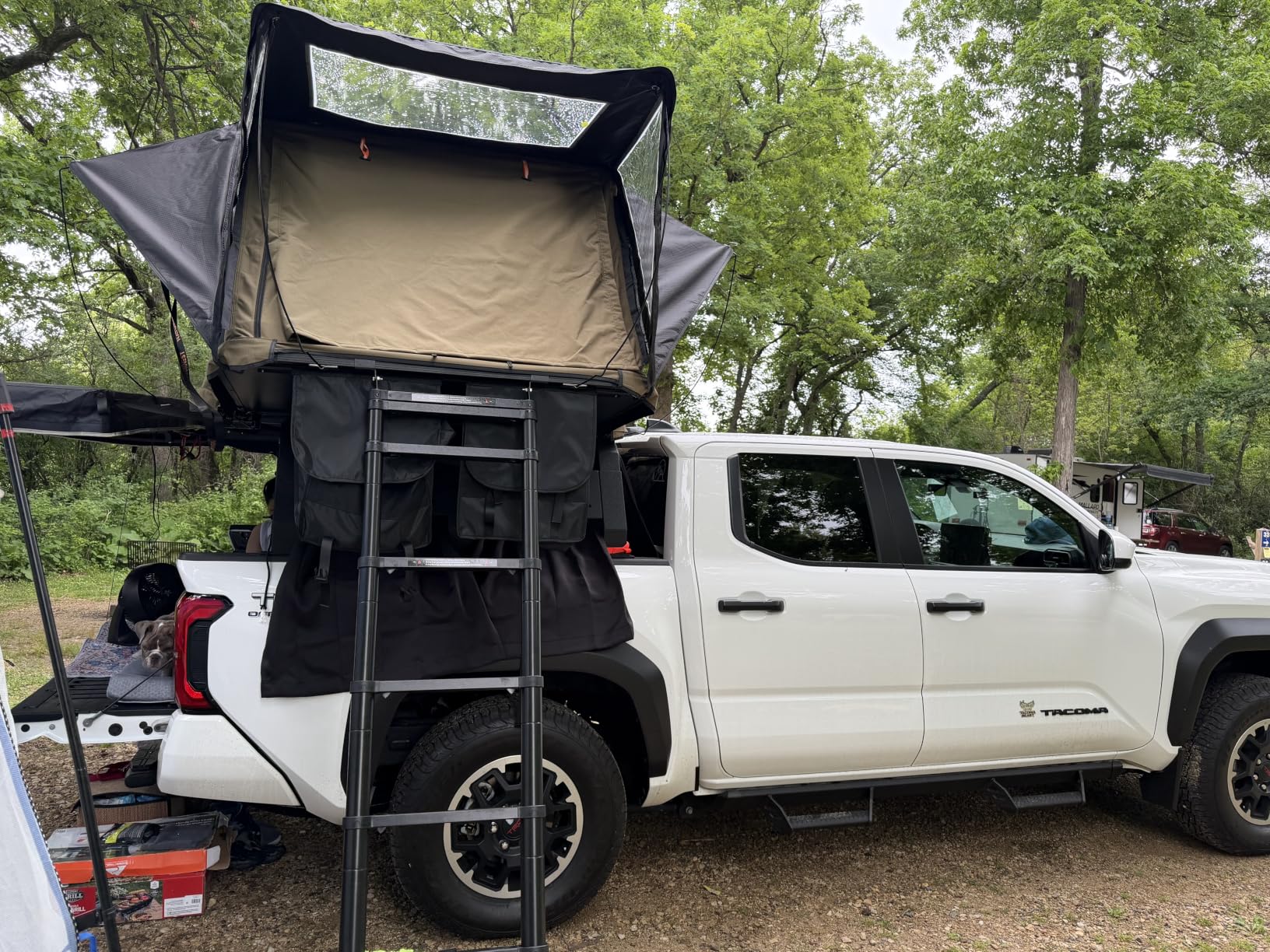 Naturnest Rooftop Tent Hard Shell, Easy Set Up Pop Up Large Tent for 2-3 Person Camping, Waterproof UV-Resistant Blackout 4 Season Tents for Truck, Jeep, SUV, Van, Trailer - Sirius 1 Plus customer photo 1