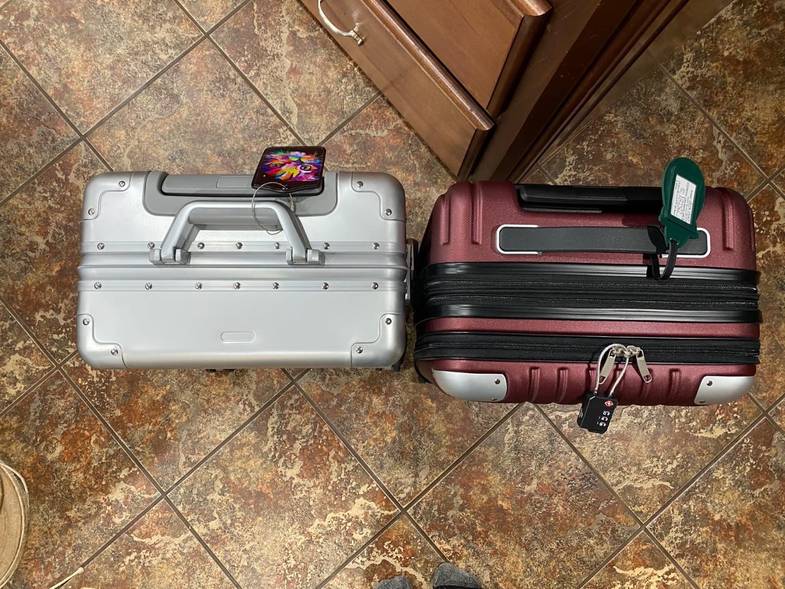 VentureVault All Aluminum 20 Inch Carry On Luggage With Wheels, Silver | Zipperless Suitcase, 22x14x9 Airline Approved, 360° Silent Spinner Wheels, TSA Locks, Lightweight, Hard Shell, Full Aluminum customer photo 2