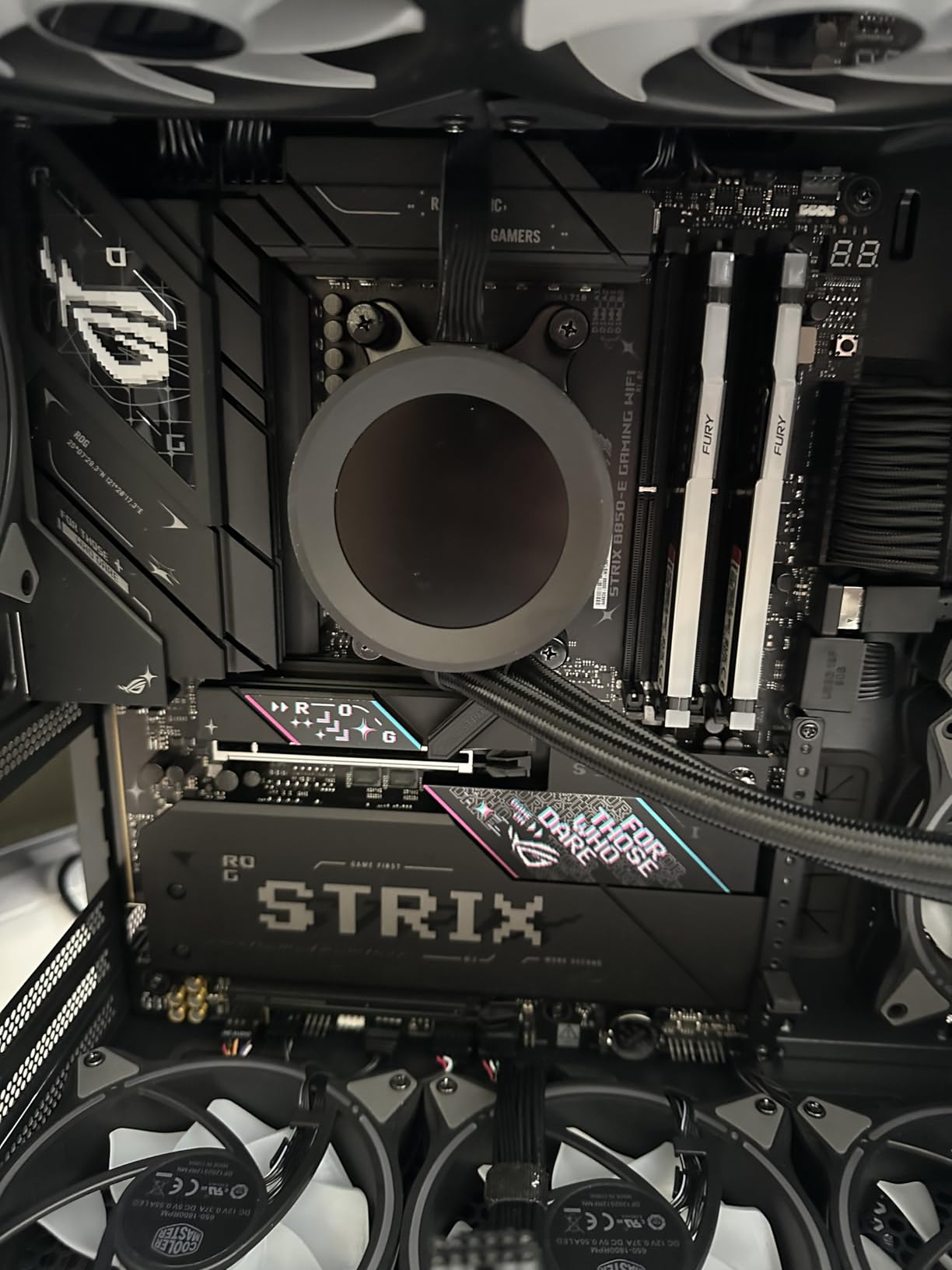 ASUS ROG Strix B850-E Gaming WiFi AMD AM5 B850 ATX Motherboard 16+2+2 Stages, Dynamic OC, Core Flex, DDR5 w/AEMP, WiFi 7, 5X M.2, 5G LAN, PCIe 5.0, USB4, USB 20Gbps Type-C, AI OC, AI Networking, Black customer photo 2