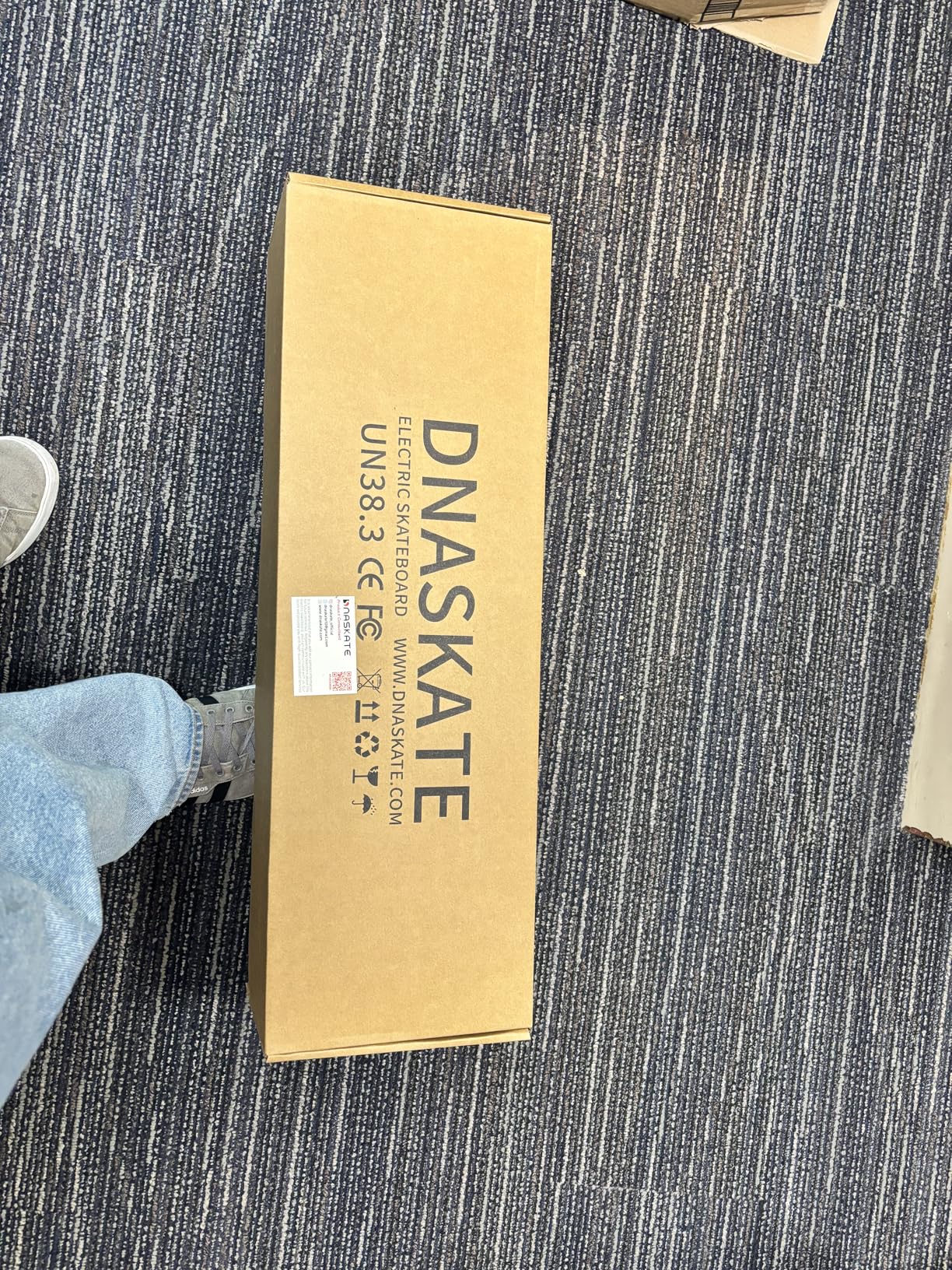 M8 Electric Skateboard with Remote, 15Mph Top Speed, 9Miles Range, 400 Hub-Motor, Skateboard for Adults & Teens customer photo 2