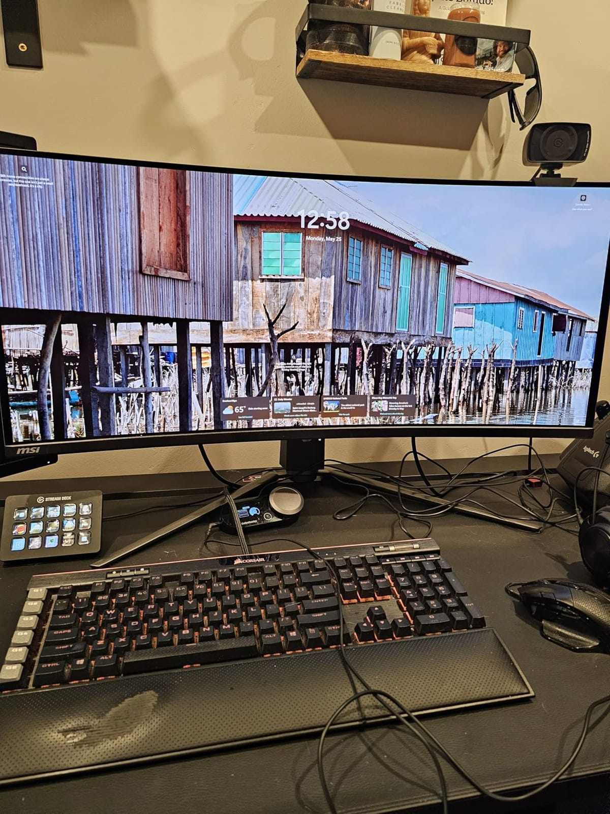 msi MPG 321CURX QD-OLED, 32-Inch, 4K UHD, 3840x2160,1700R,OLED Monitor, 240Hz, 0.03ms, DisplayHDR True Black 400, G-SYNC Compatible, HDMI 2.1, DP 1.4a, USB C (98W PD),Height Adjustable, Black customer photo 1