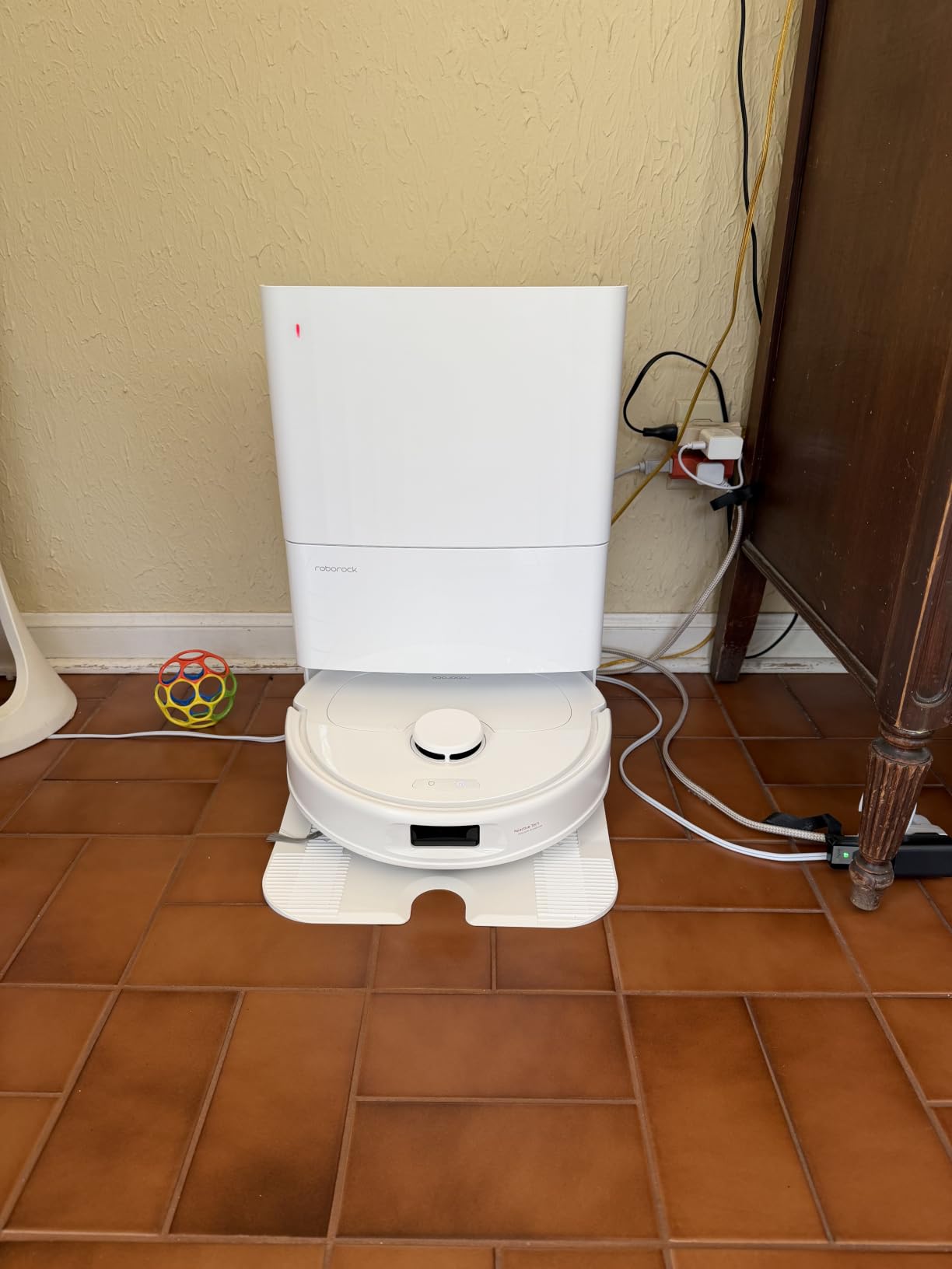 roborock Qrevo Series Robot Vacuum and Mop, Upgraded from Qrevo S | 8000Pa Suction, Anti-Tangle Brushes, Smart Obstacle Avoidance, Auto Mop Washing, All-in-One Dock, Spinning Mop, Black (QV 35A) customer photo 2