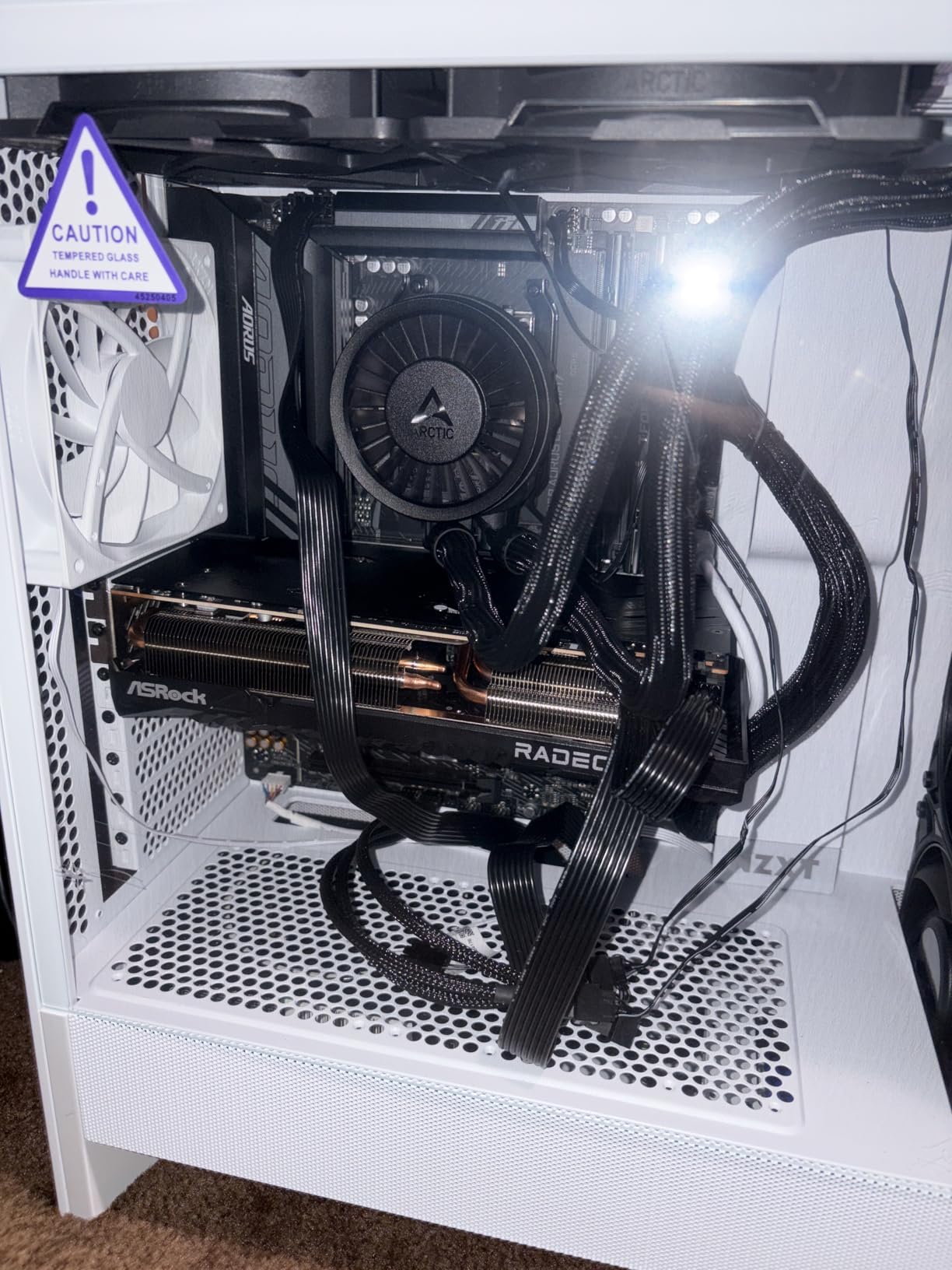 GIGABYTE B850 AORUS Elite WIFI7 AMD AM5 ATX Motherboard, Support AMD Ryzen 9000/8000/7000 Series, DDR5, 14+2+2 Power Phase, 3X M.2, PCIe 5.0, USB-C, WIFI7, 2.5GbE LAN, EZ-Latch, 5-Year Warranty customer photo 1