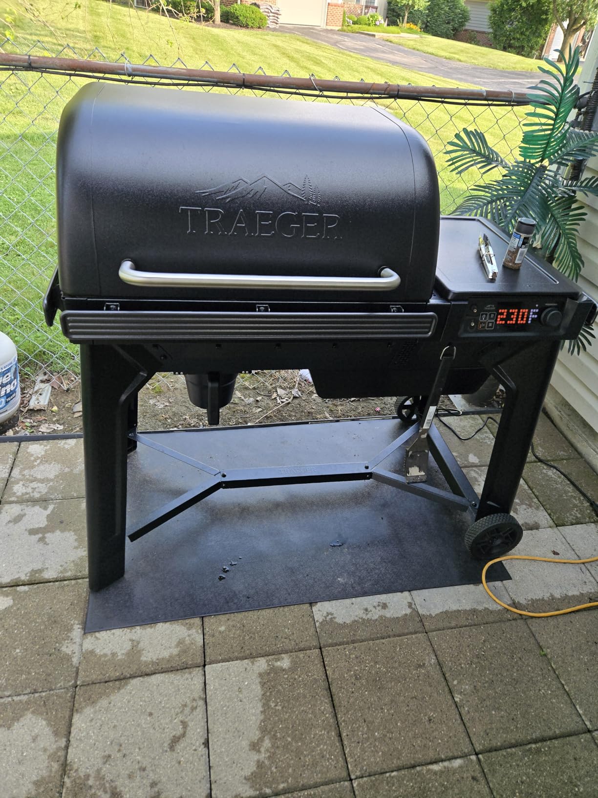 Traeger Woodridge Wood Pellet Grill & Smoker, 860 Sq In, WiFi - 6-in-1 Versatility with WiFIRE App Control customer photo 1