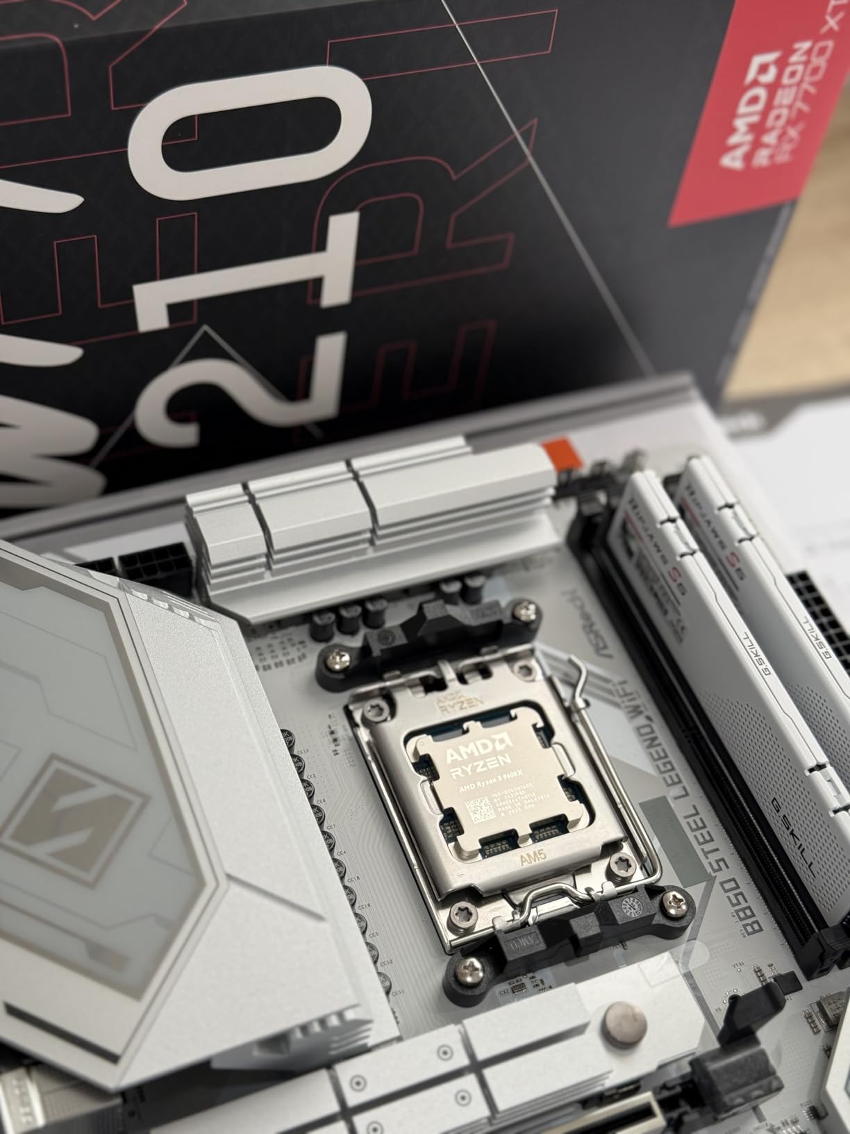 ASRock B850 Steel Legend WiFi AMD AM5 ATX Motherboard, Supports AMD Ryzen 9000/8000/7000 Series Processors, DDR5 8000+ (OC), PCIe 5.0, 2.5G LAN, WiFi 7, 14+2+1 Power Phase customer photo 1