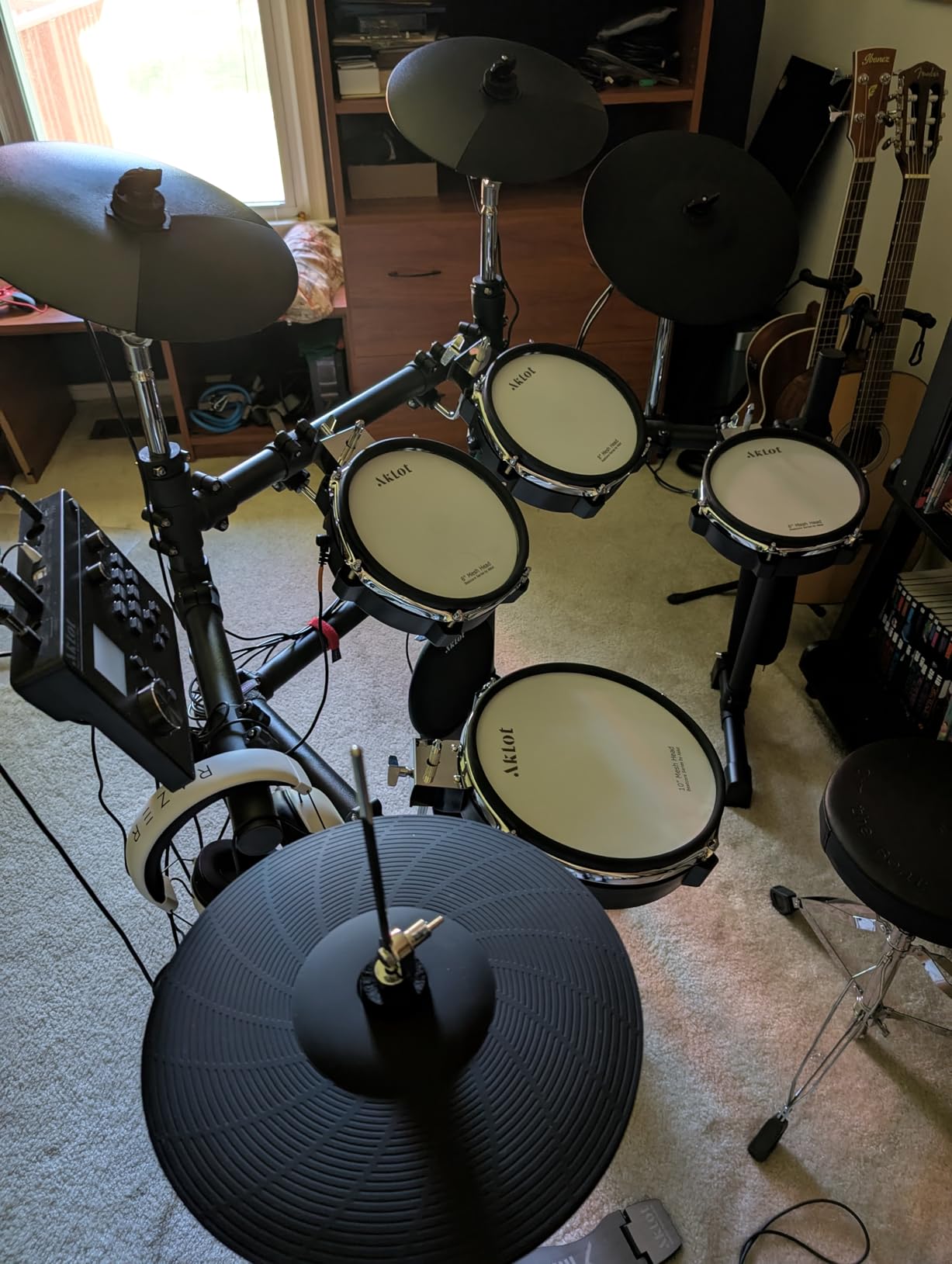 AKLOT Expanded-Size Electric Drum Set: 12'' Two-Piece Standalone Hi-Hat, Independent Kick Drum and 10'' Dual-Zone Snare, 12'' Triple-Zone Ride Cymbal, All Mesh Heads, 460 Sounds, Black (Single Bass Pedal) customer photo 1