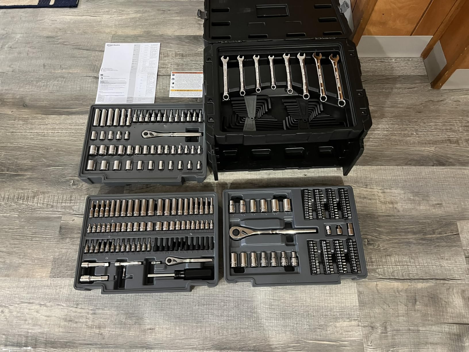 Amazon Basics 287-Piece Mechanic Socket Set with Quick-Release Ratchets, Wrenches, Bits, 1/4