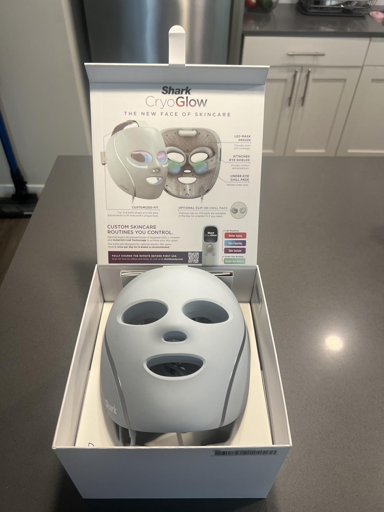 Shark CryoGlow LED Face Mask, Red Light Therapy, Under-Eye Cooling, FW312 customer photo 2