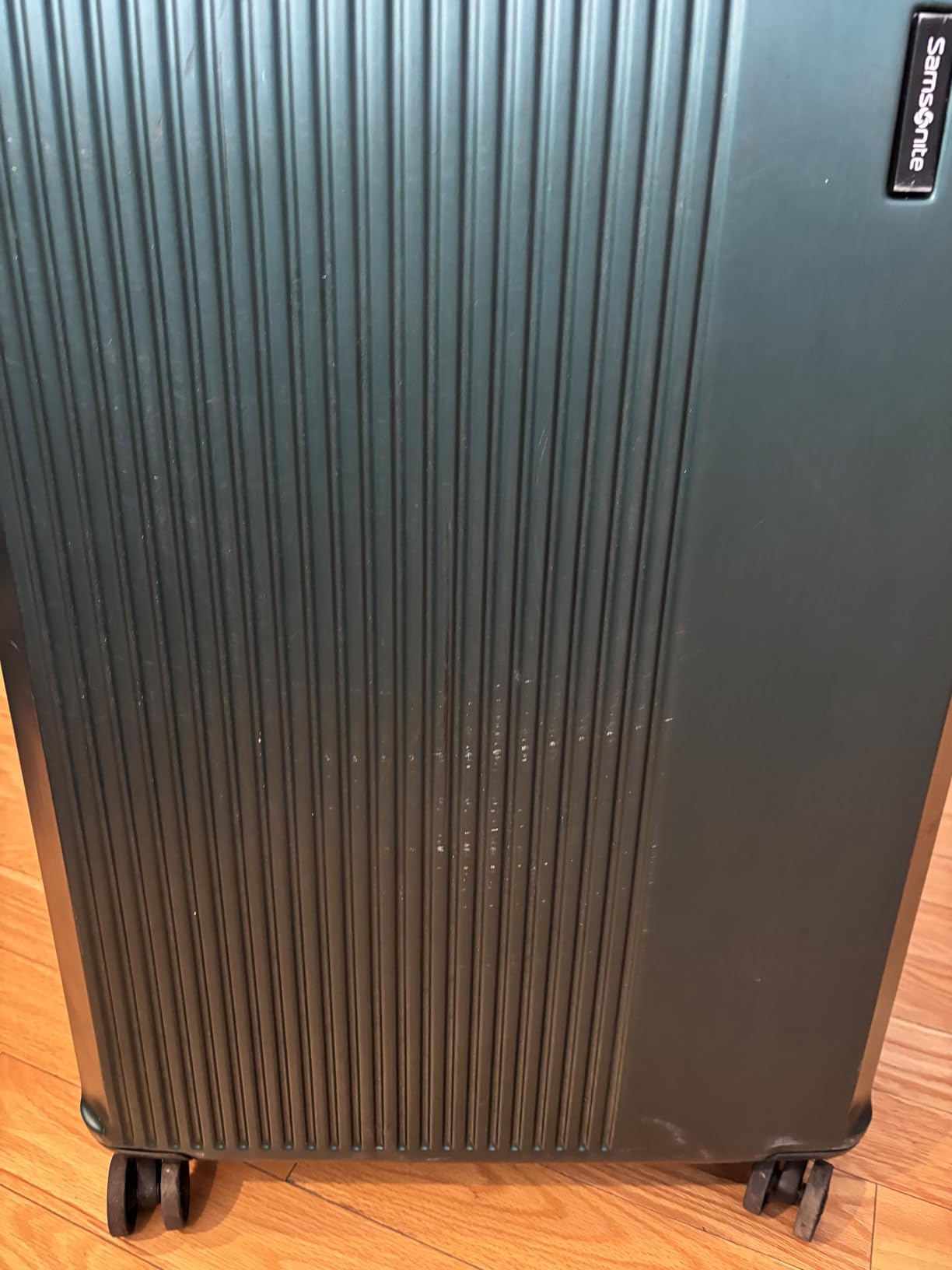 Samsonite Elevation Plus - Large Hardside Luggage - Scratch Resistant Polypropylene Shell, RightHeight Adjustable Handle, Integrated AirTag Holder, TSA Lock, WetPak Compartment - Triple Black customer photo 2