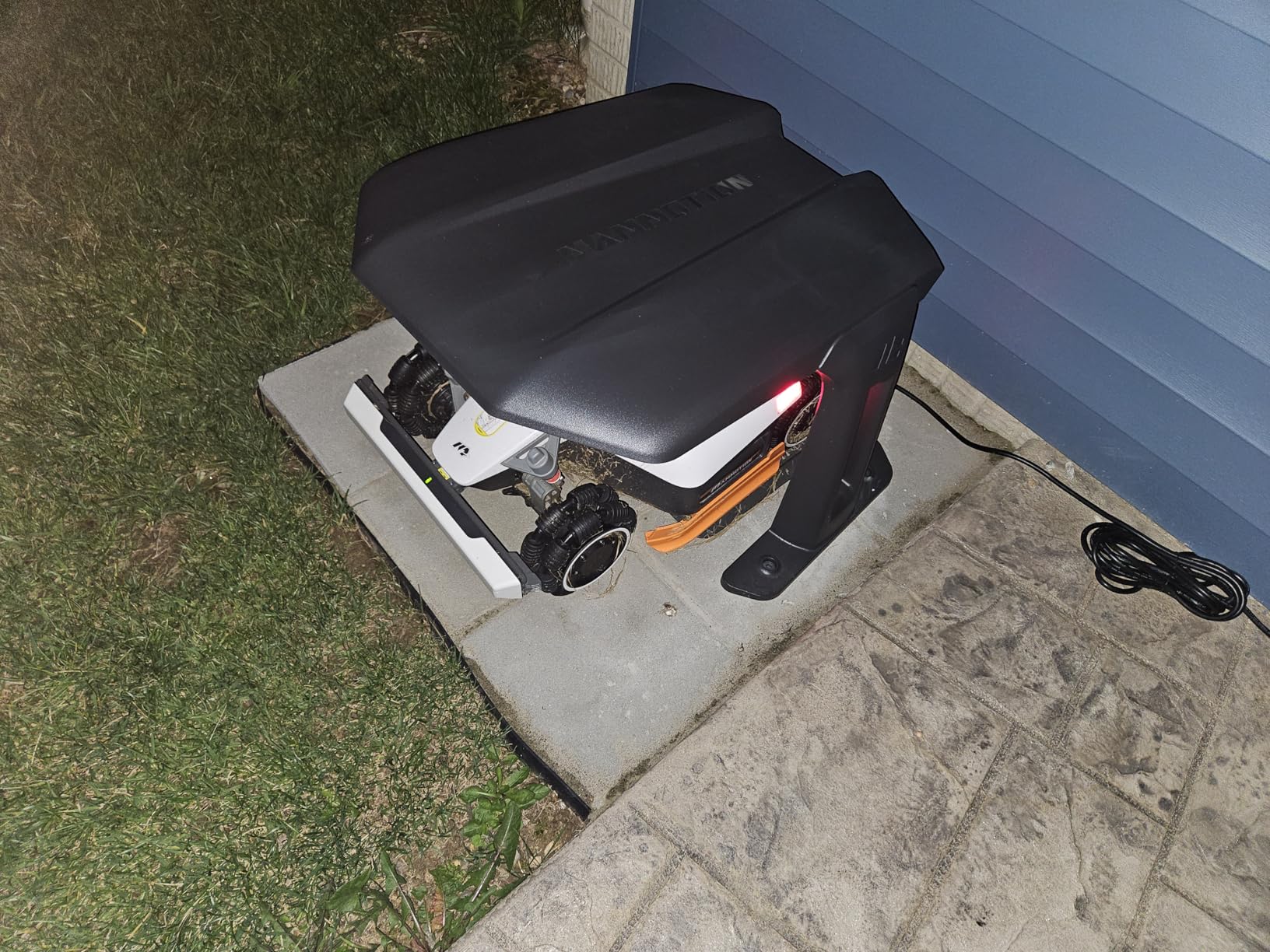 Mammotion LUBA 2 AWD 5000HX Robot Lawn Mower with 4G, Reception 1.25 Acres, Max. 1.48 Acres, All-Wheel-Drive for 80% Slope, UltraSense AI Vision & RTK Automatic Edge Mapping customer photo 2