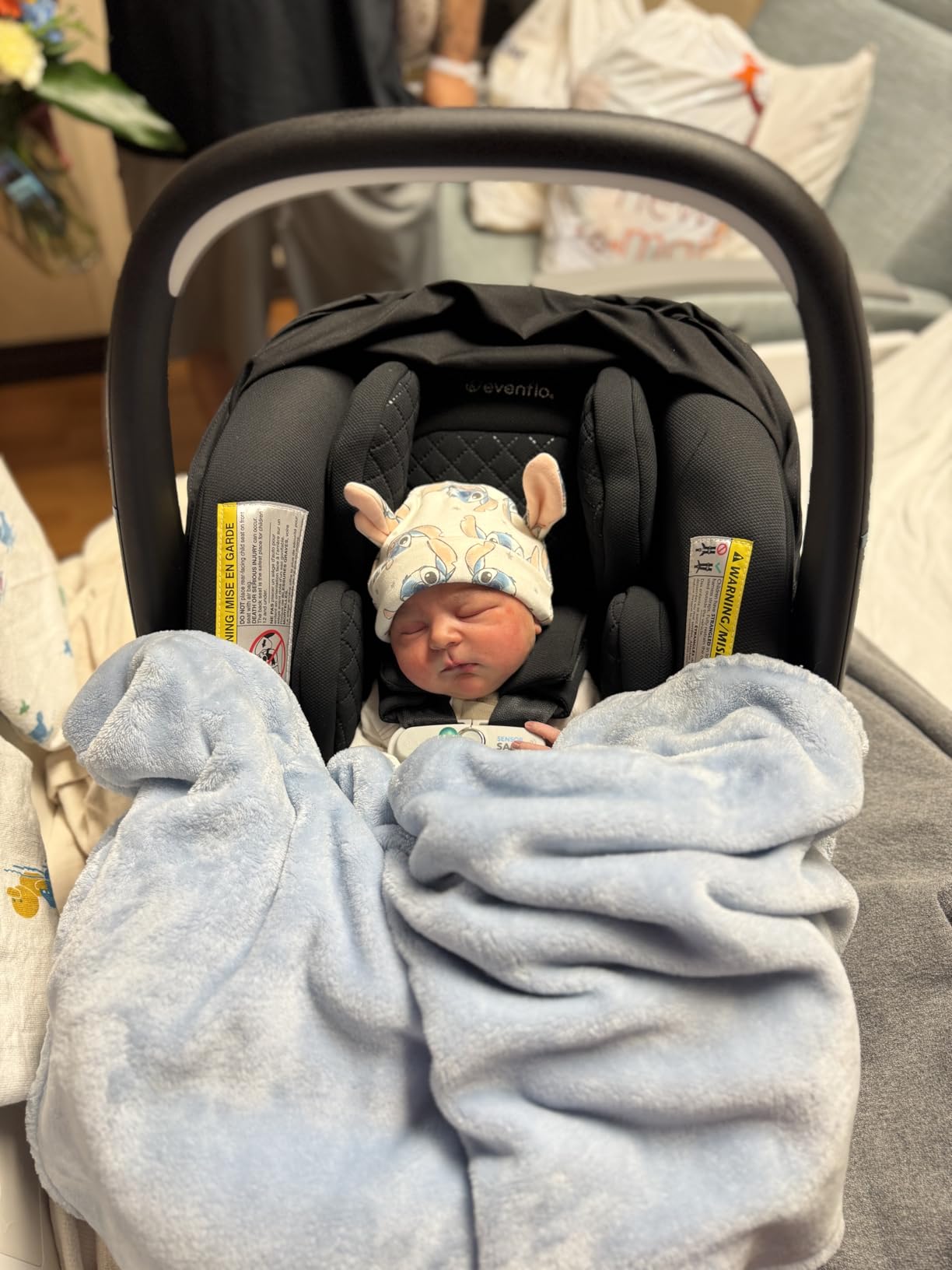 Evenflo LiteMax NXT Preemie and Infant Car Seat with SensorySoothe, Green & Gentle Fabric, & SensorSafe Technology, Rear-Facing Lightweight, 3-30lbs, Birth-2 Years (Agate) customer photo 1