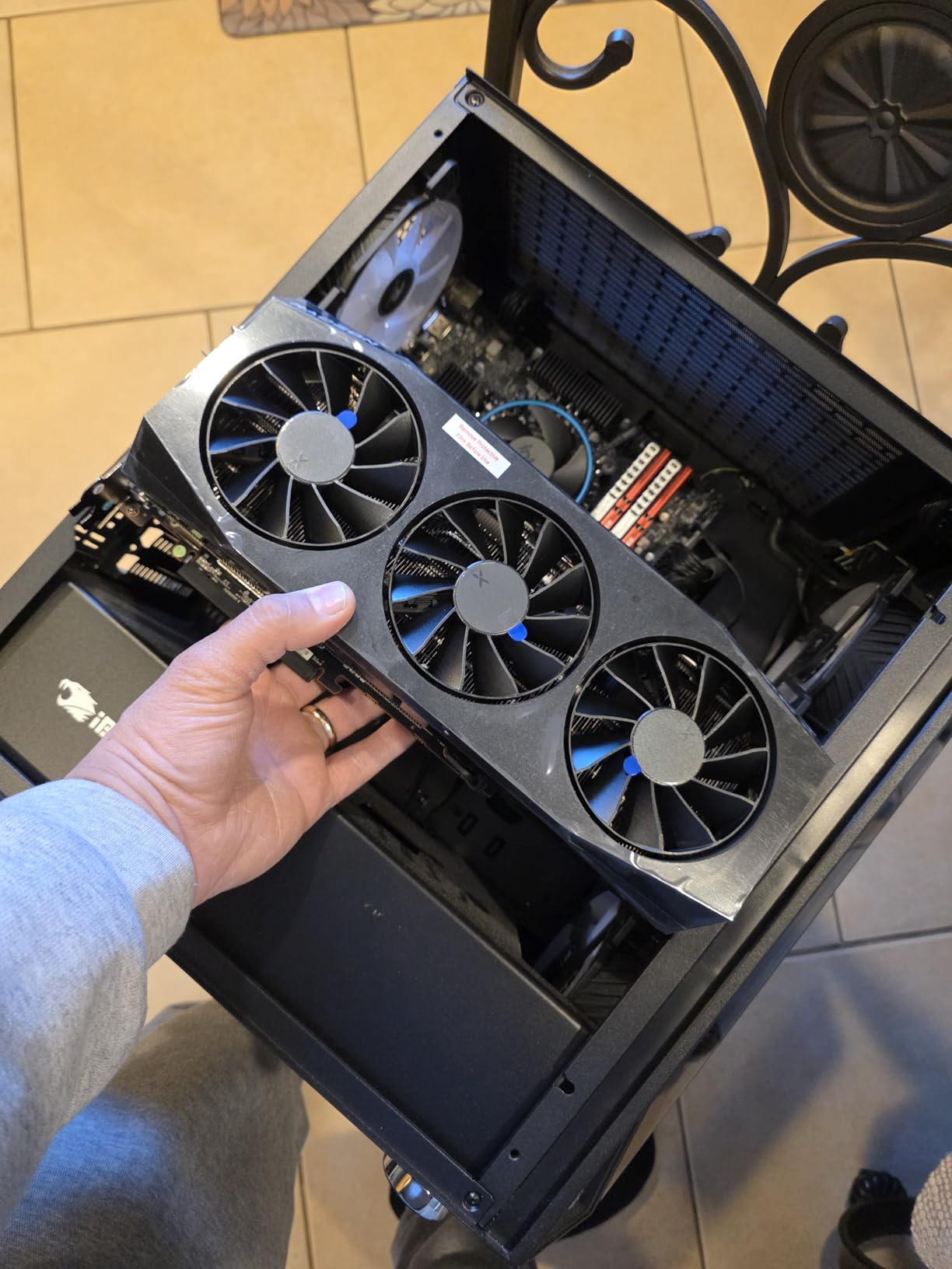 XFX Mercury AMD Radeon RX 9070 XT OC Gaming Edition with RGB 16GB GDDR6, AMD RDNA 4 customer photo 2