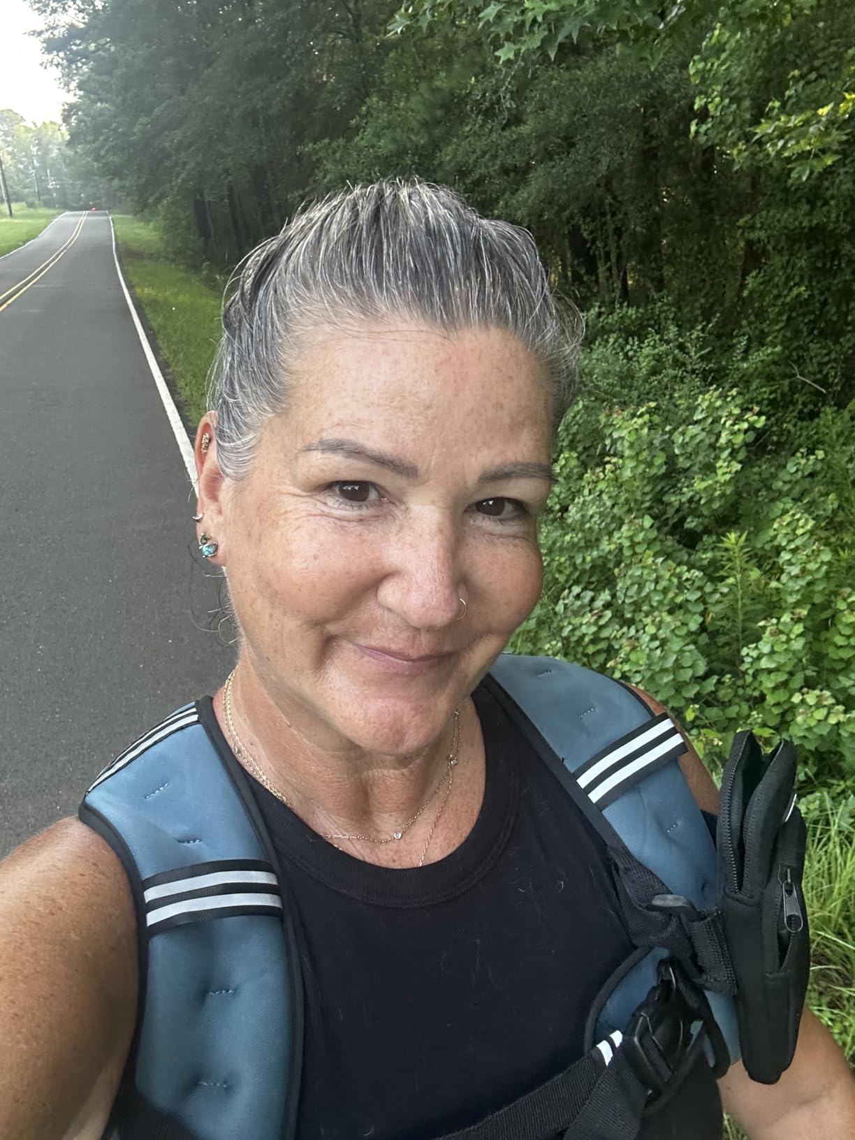 BAGAIL Comfort-Fit Weighted Vest for Woman, Even Weight Distribution, Faster Weight Loss, No-Chafe or Bounce for Walking & Running with Detachable Phone Pouch & Reflective Stripes customer photo 2